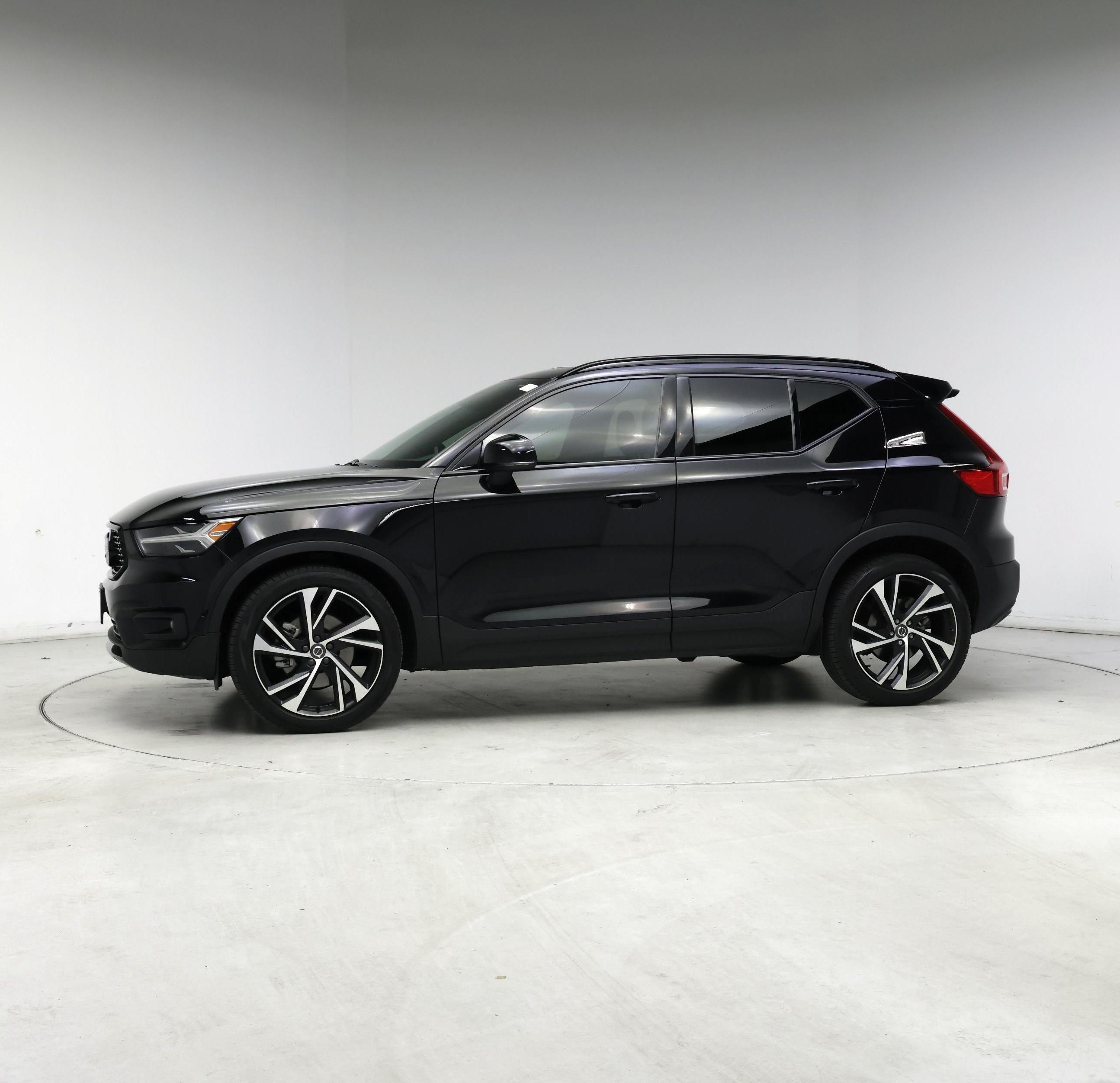 Thumbnail: 2021 Volvo XC40 - 3
