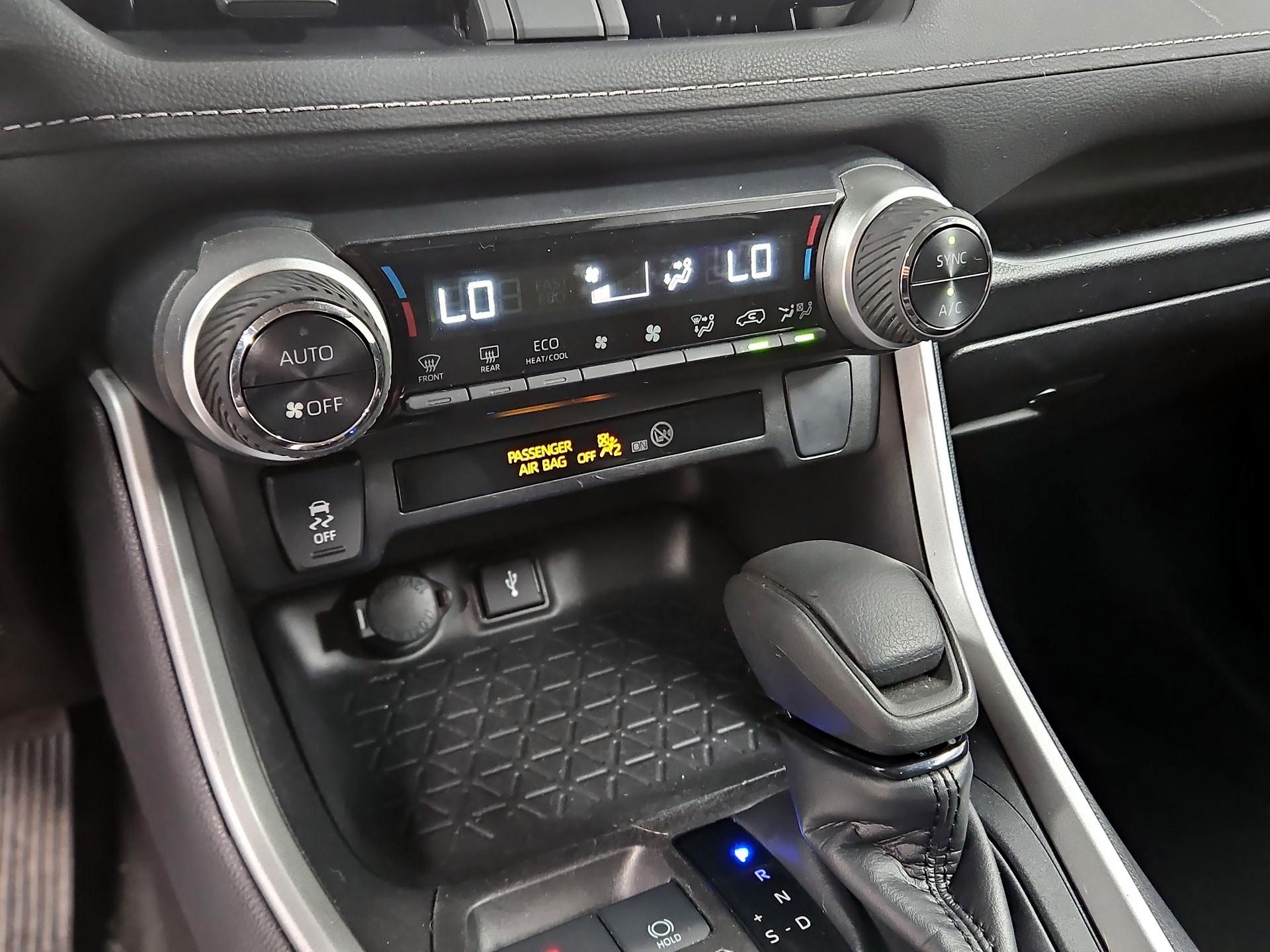 Thumbnail: 2022 Toyota RAV4 - 16