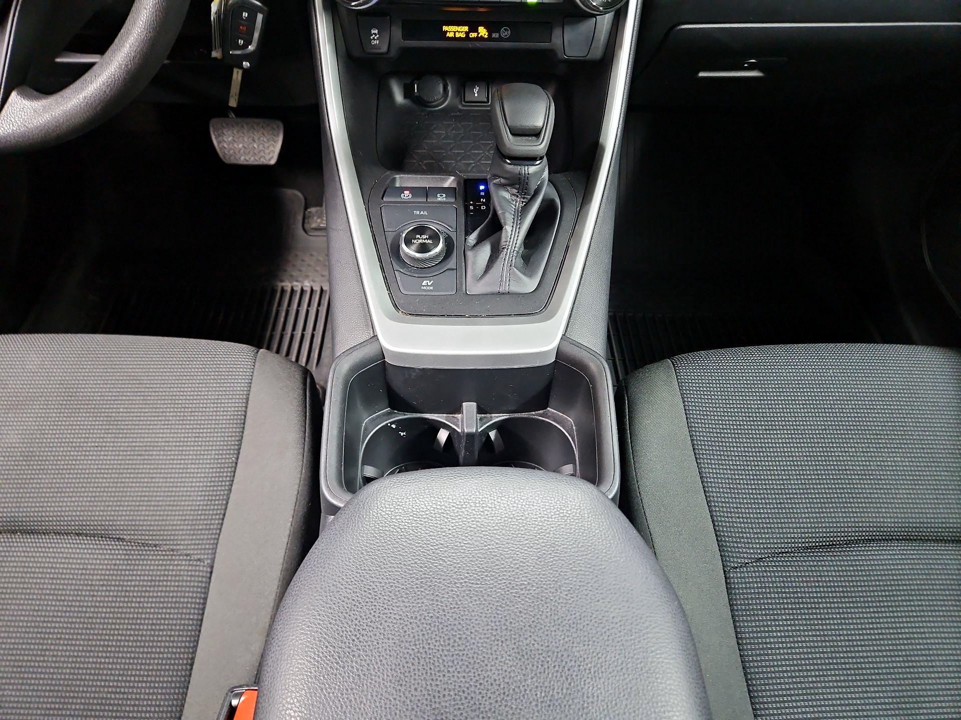 Thumbnail: 2022 Toyota RAV4 - 17