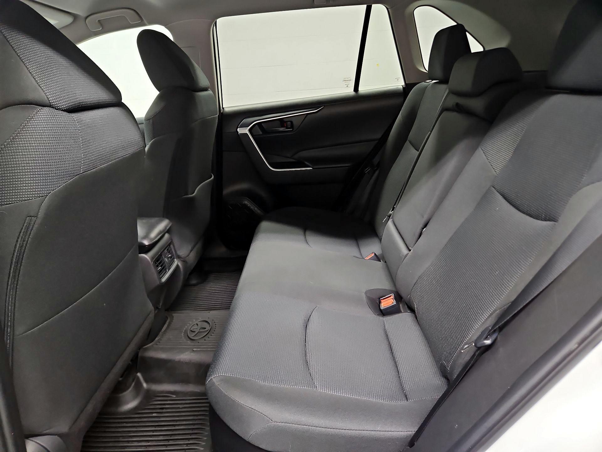 Thumbnail: 2022 Toyota RAV4 - 19