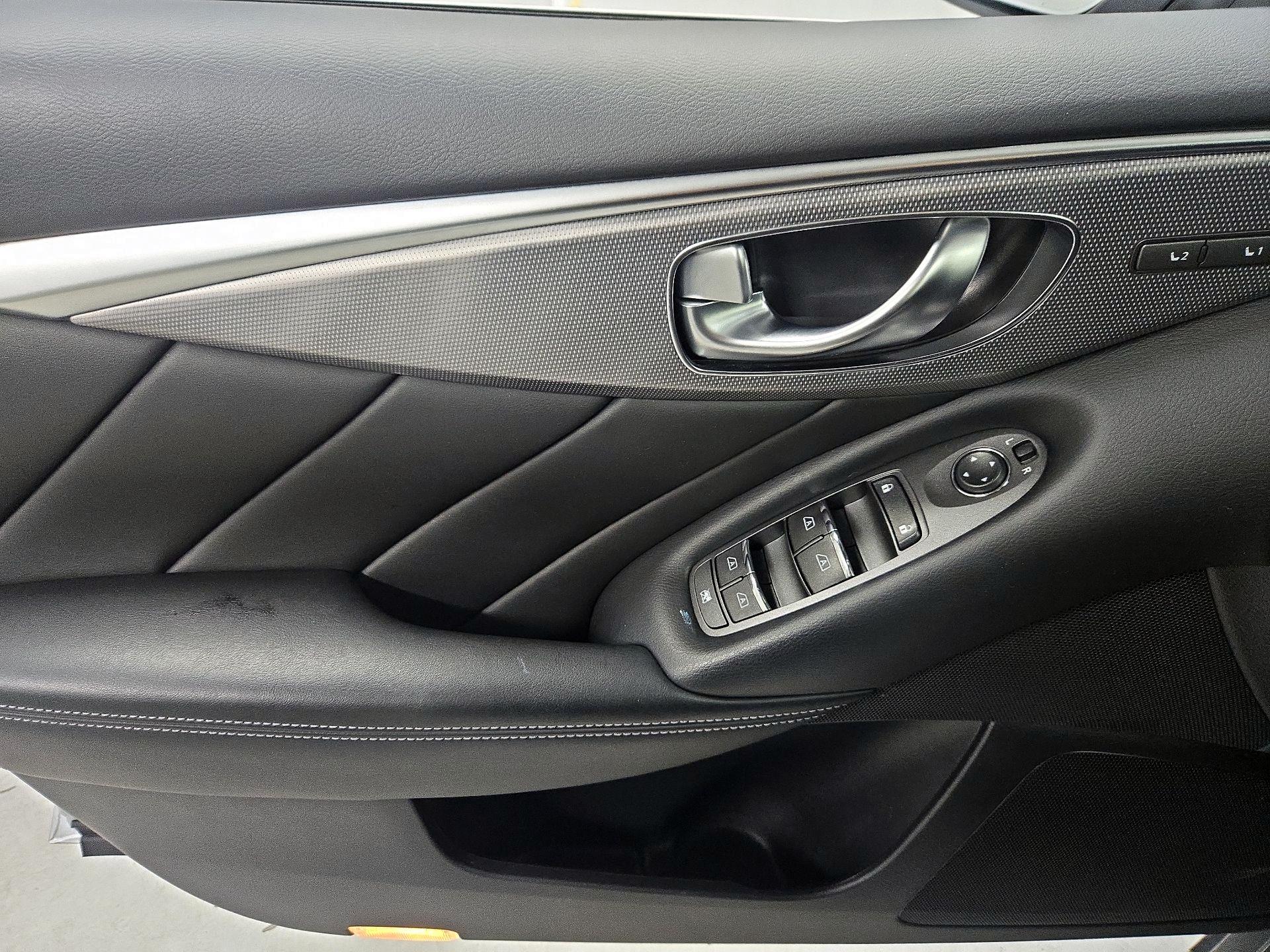 Thumbnail: 2016 INFINITI Q50 - 12