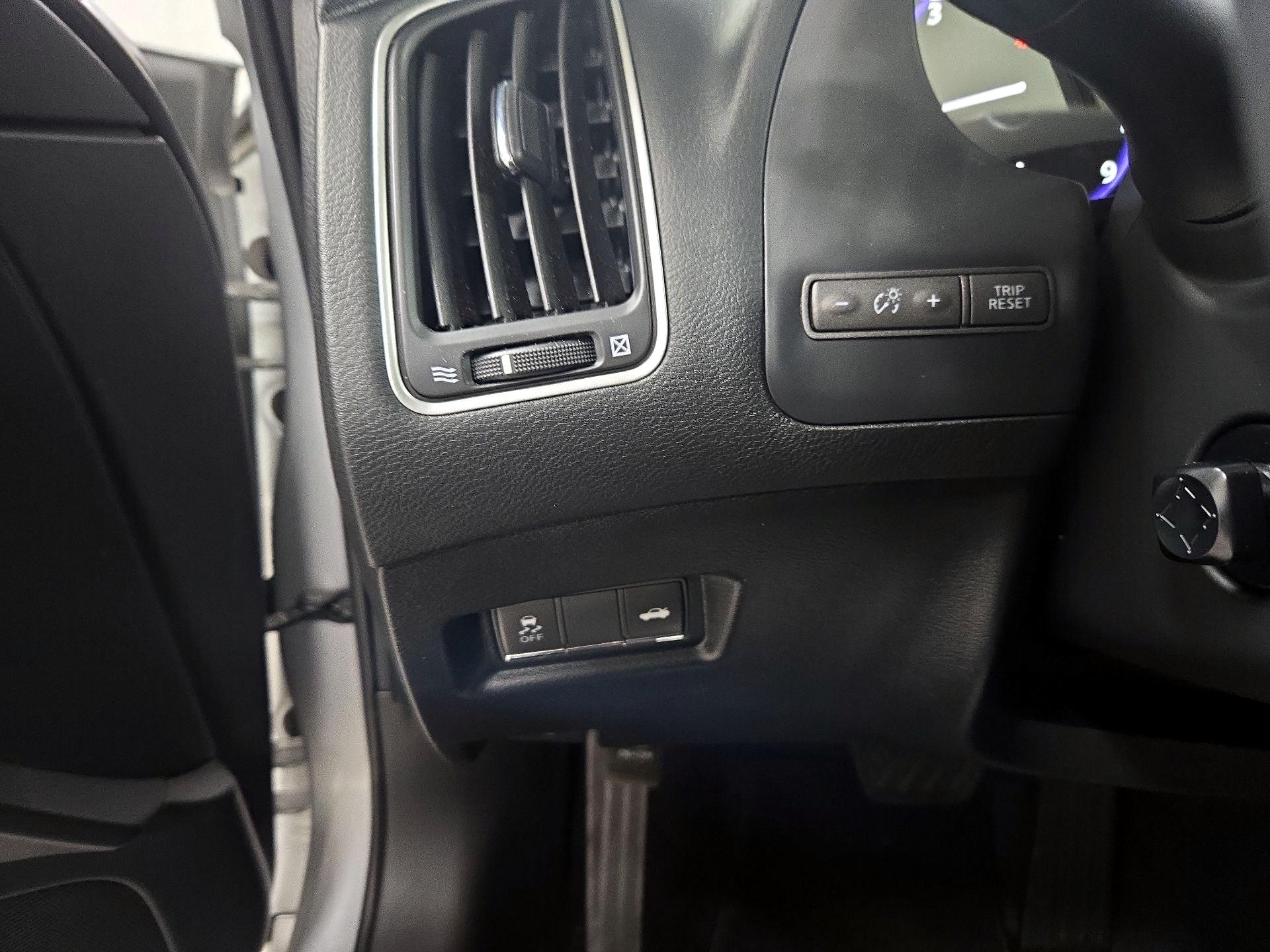 Thumbnail: 2016 INFINITI Q50 - 13