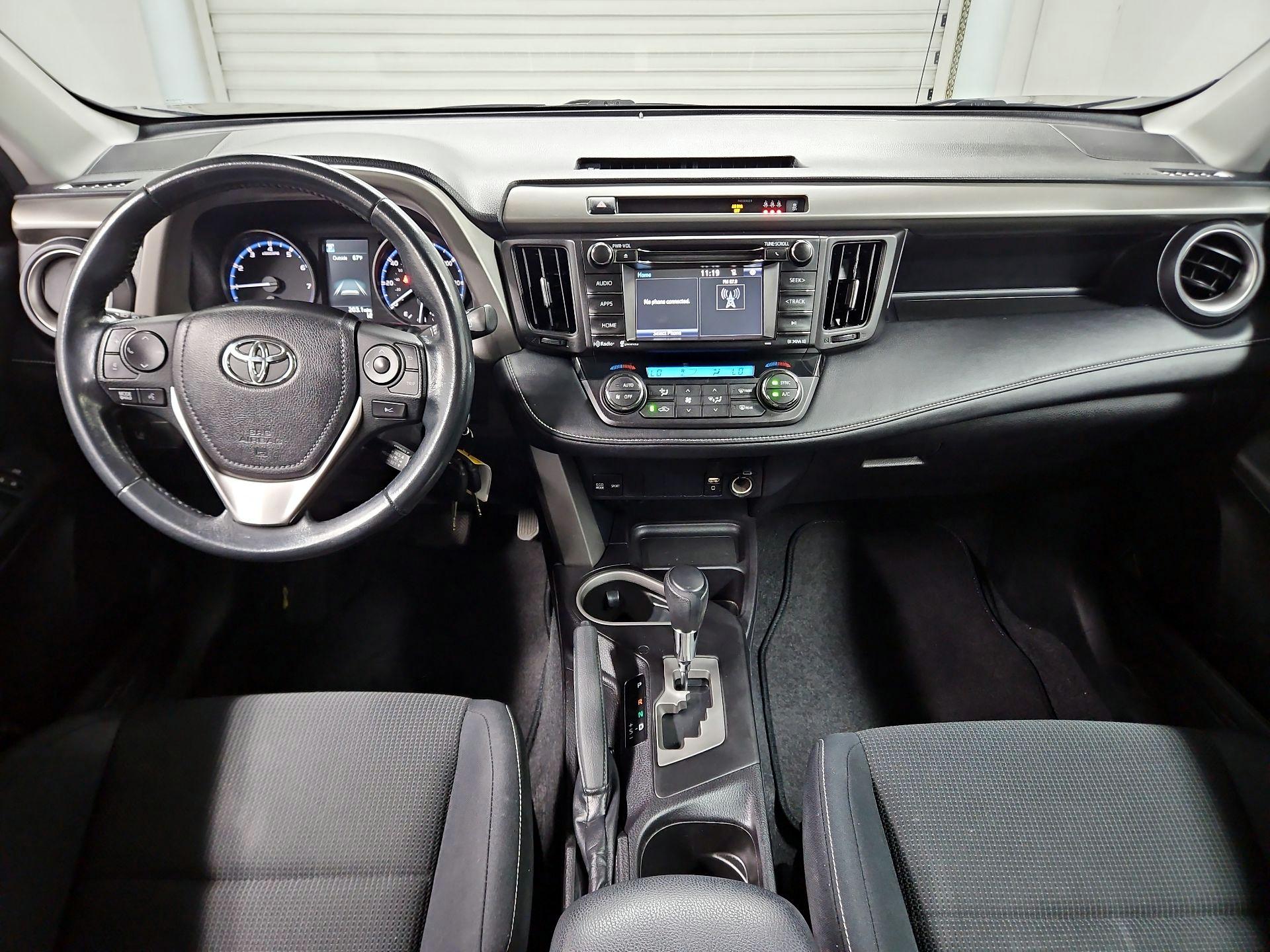 Thumbnail: 2017 Toyota RAV4 - 9