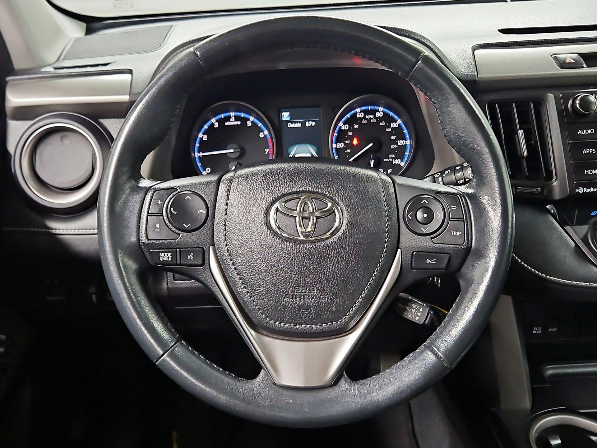 Thumbnail: 2017 Toyota RAV4 - 10