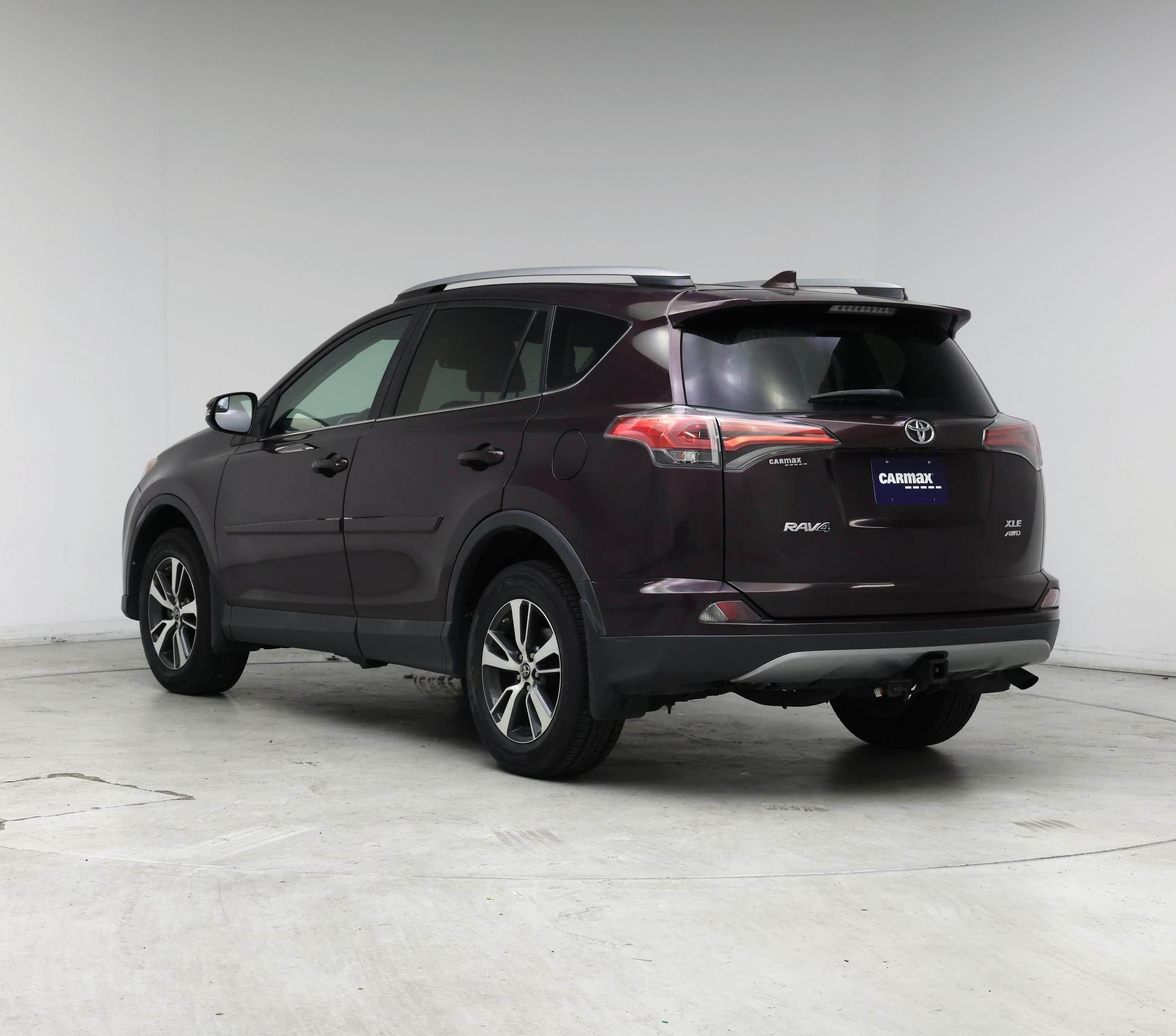 Thumbnail: 2017 Toyota RAV4 - 2