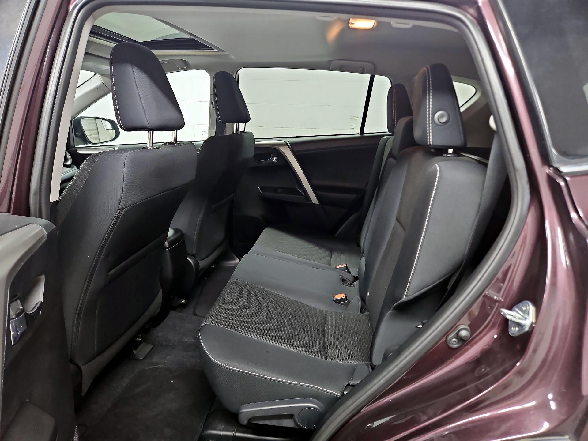 Thumbnail: 2017 Toyota RAV4 - 20