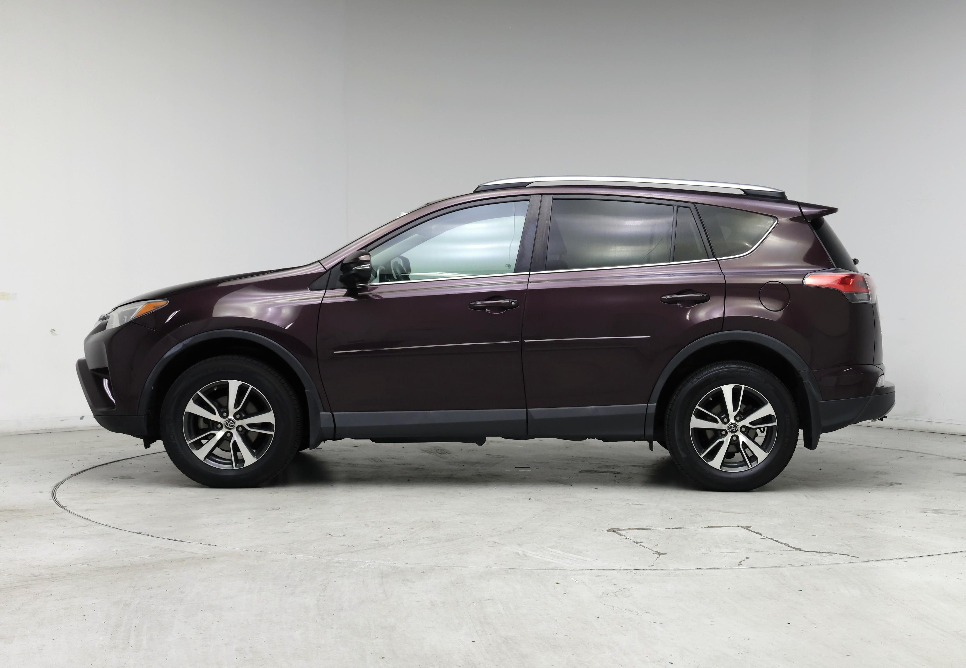 Thumbnail: 2017 Toyota RAV4 - 3