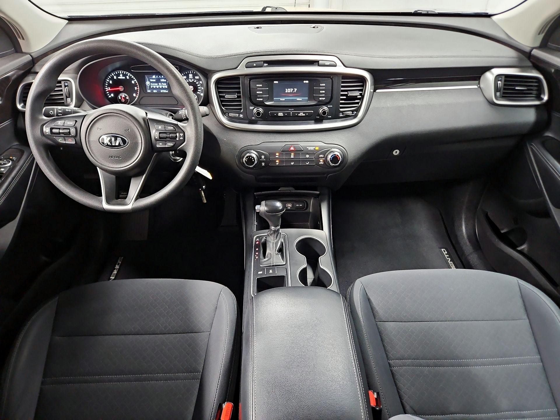 Thumbnail: 2016 Kia Sorento - 9