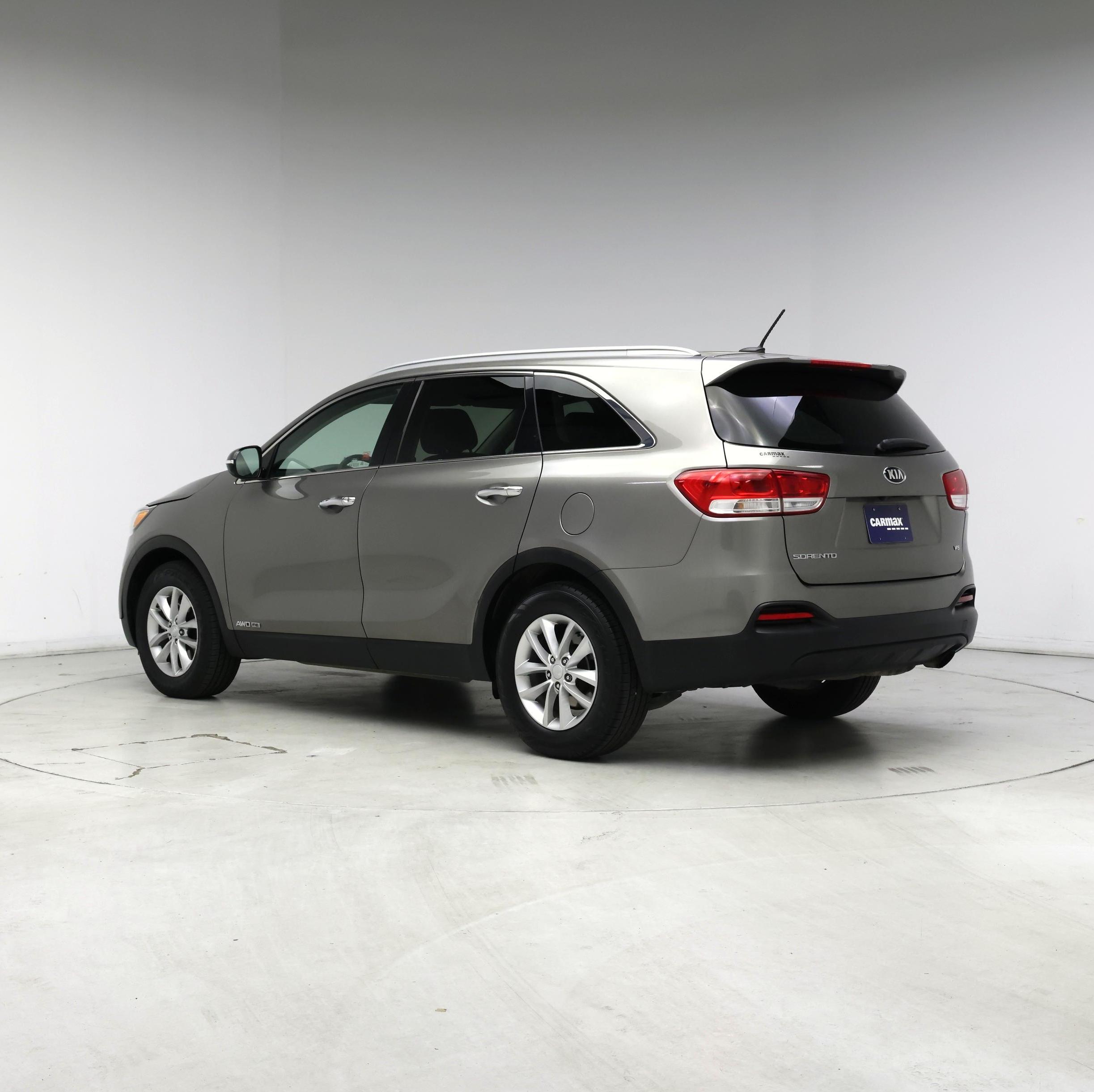 Thumbnail: 2016 Kia Sorento - 2