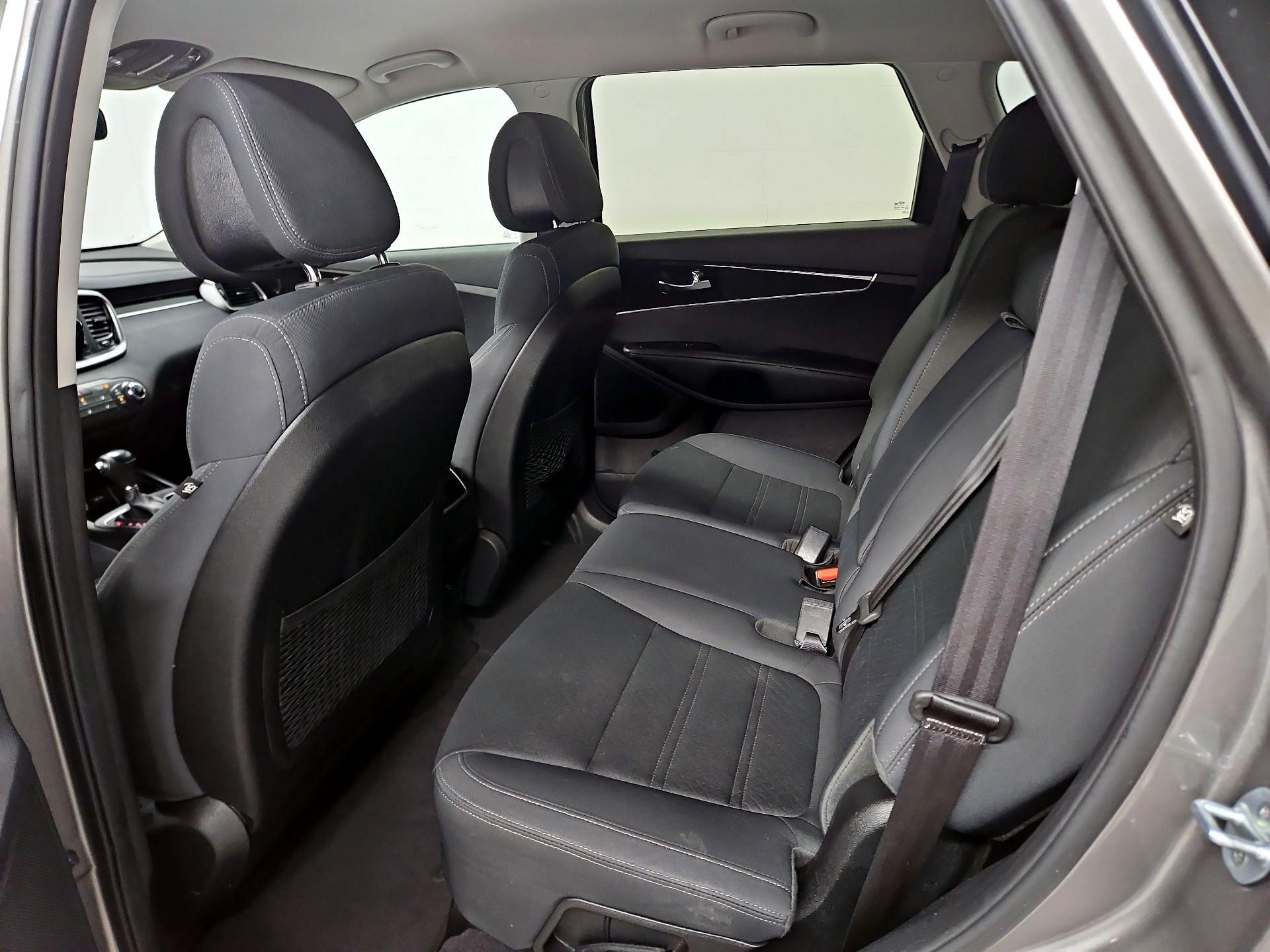 Thumbnail: 2016 Kia Sorento - 19