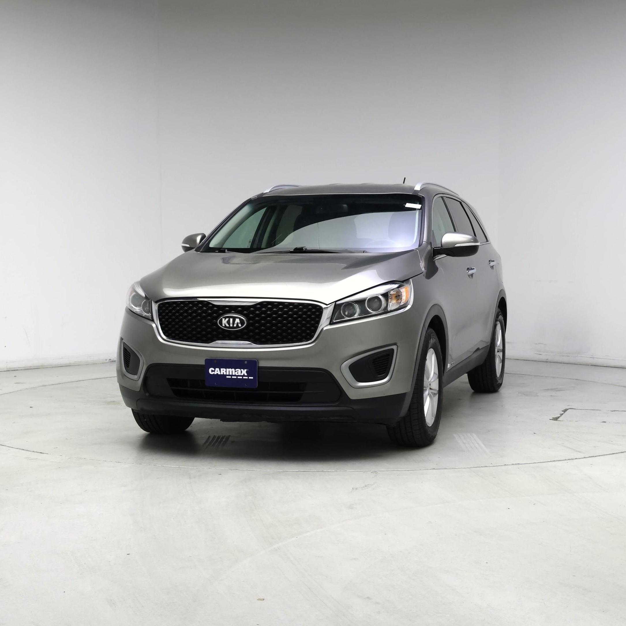 Thumbnail: 2016 Kia Sorento - 4