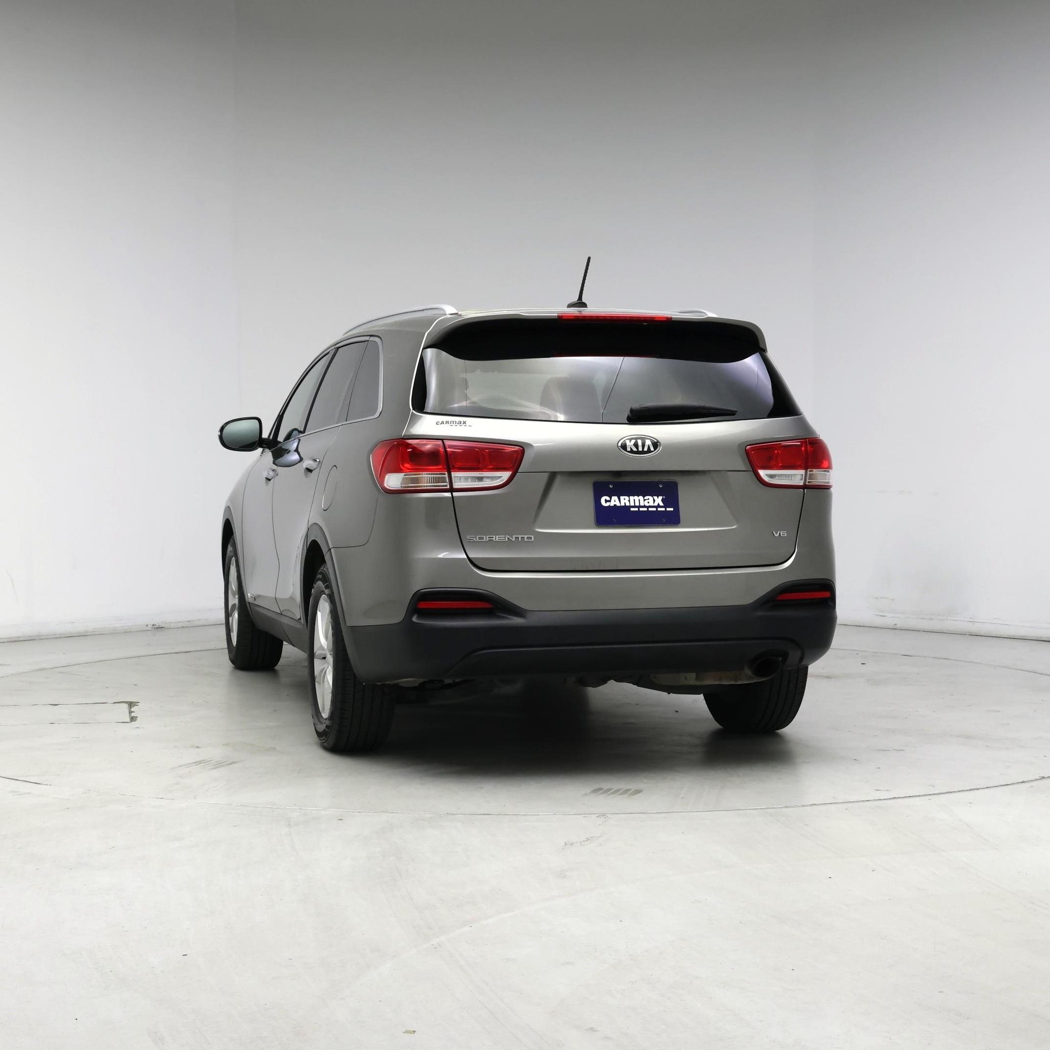 Thumbnail: 2016 Kia Sorento - 6