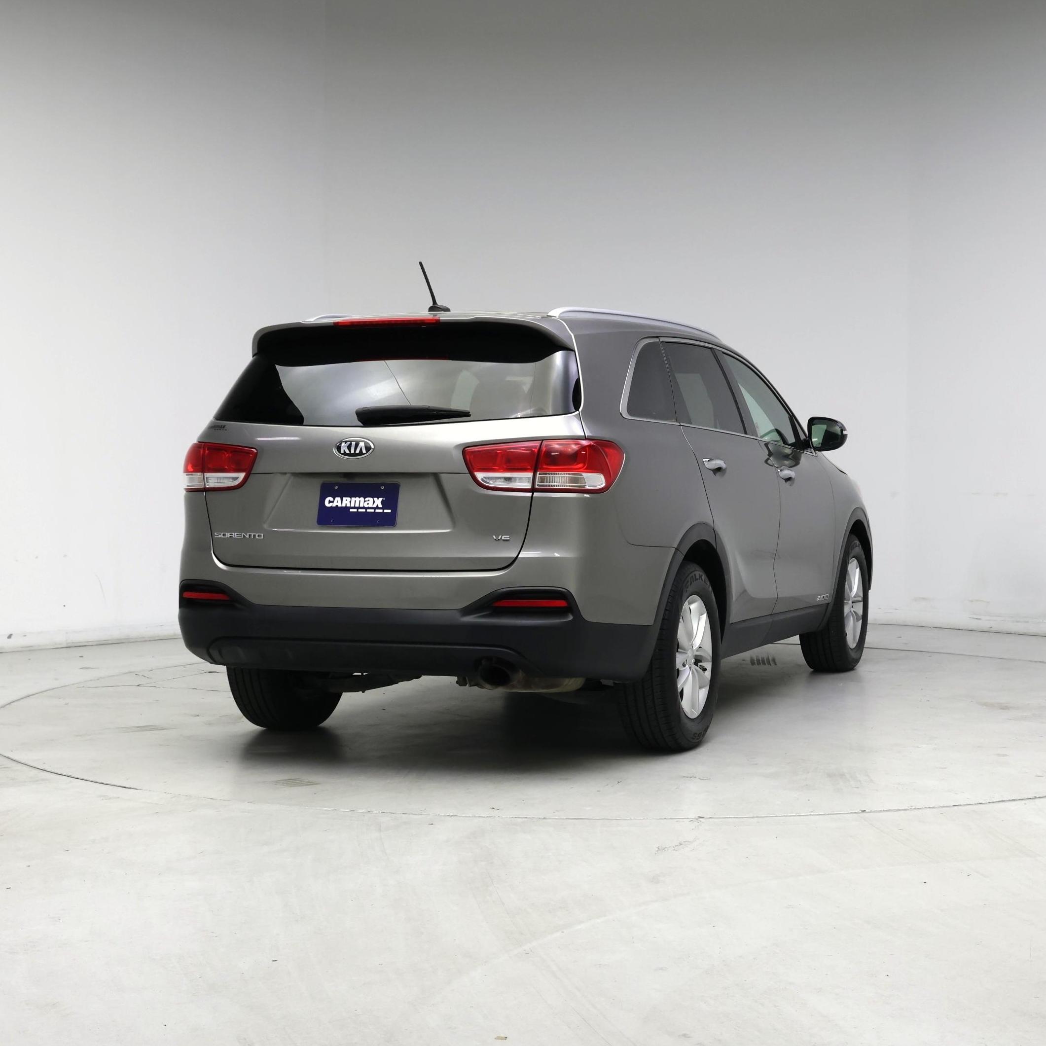 Thumbnail: 2016 Kia Sorento - 8