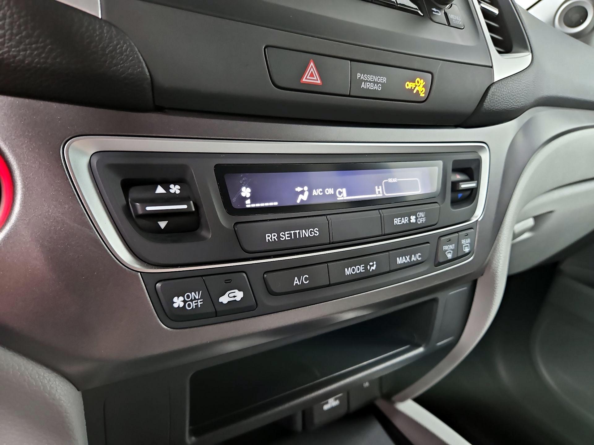 Thumbnail: 2019 Honda Pilot - 16