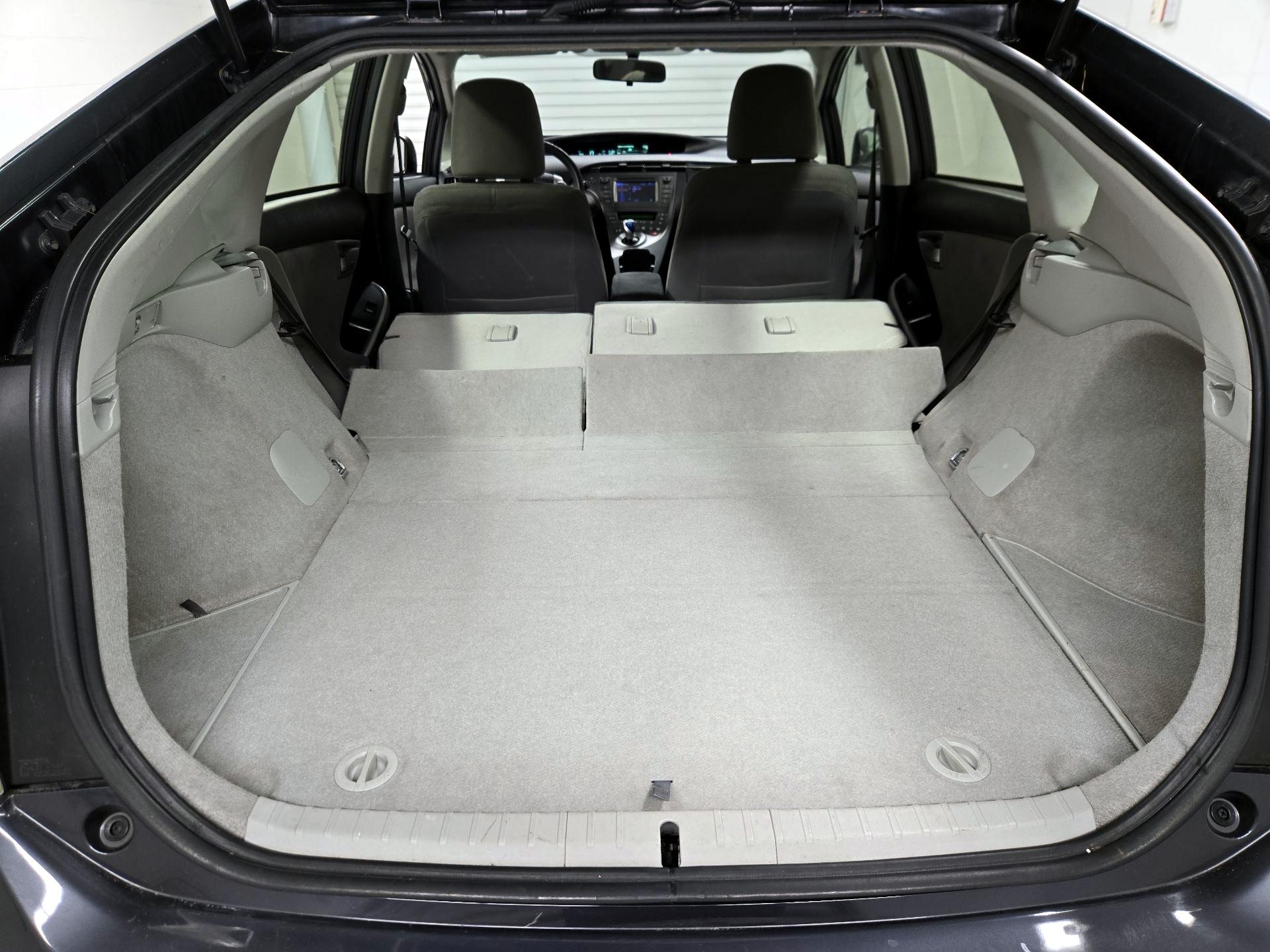 Thumbnail: 2014 Toyota Prius - 20