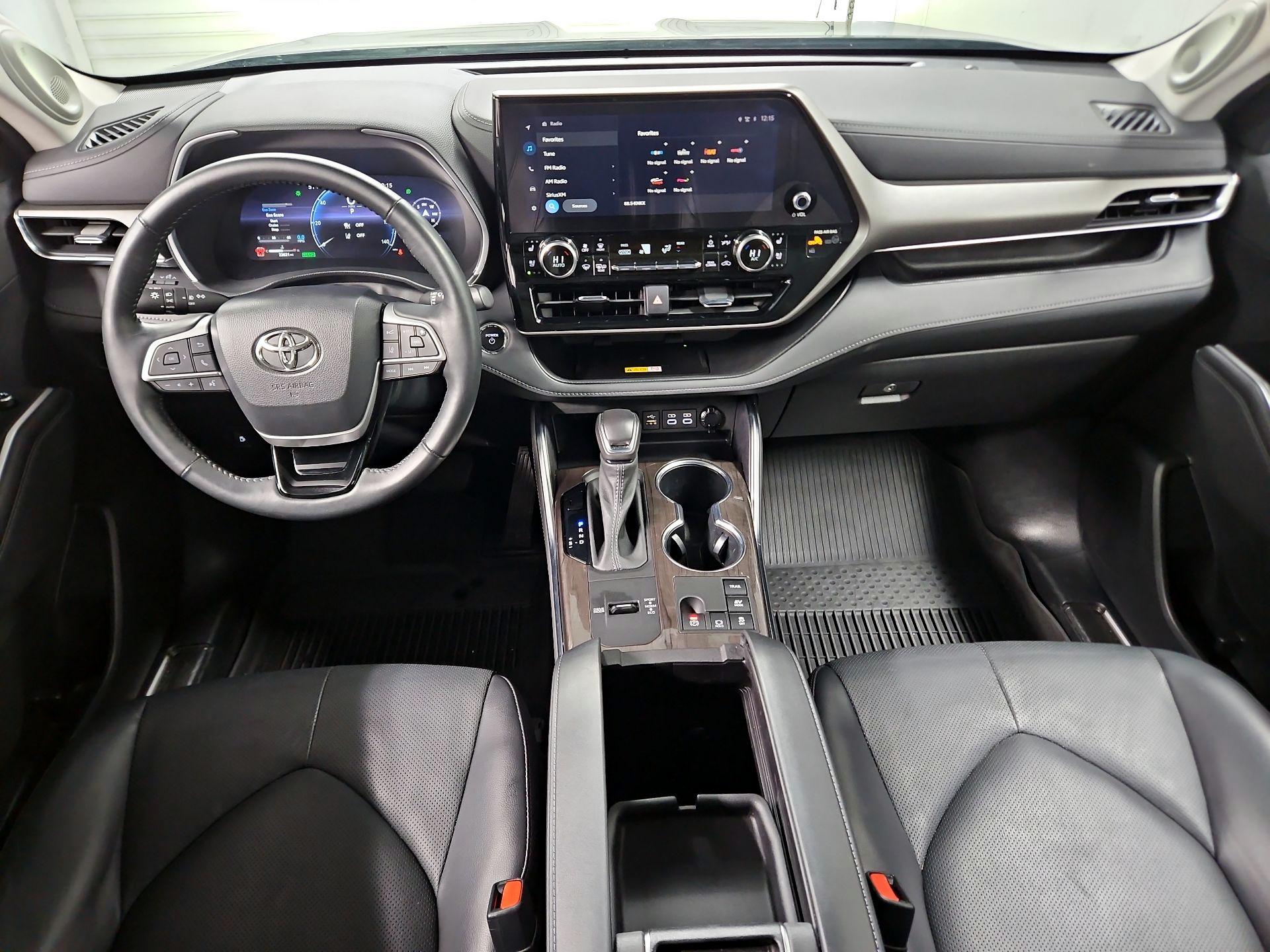 Thumbnail: 2023 Toyota Highlander - 9