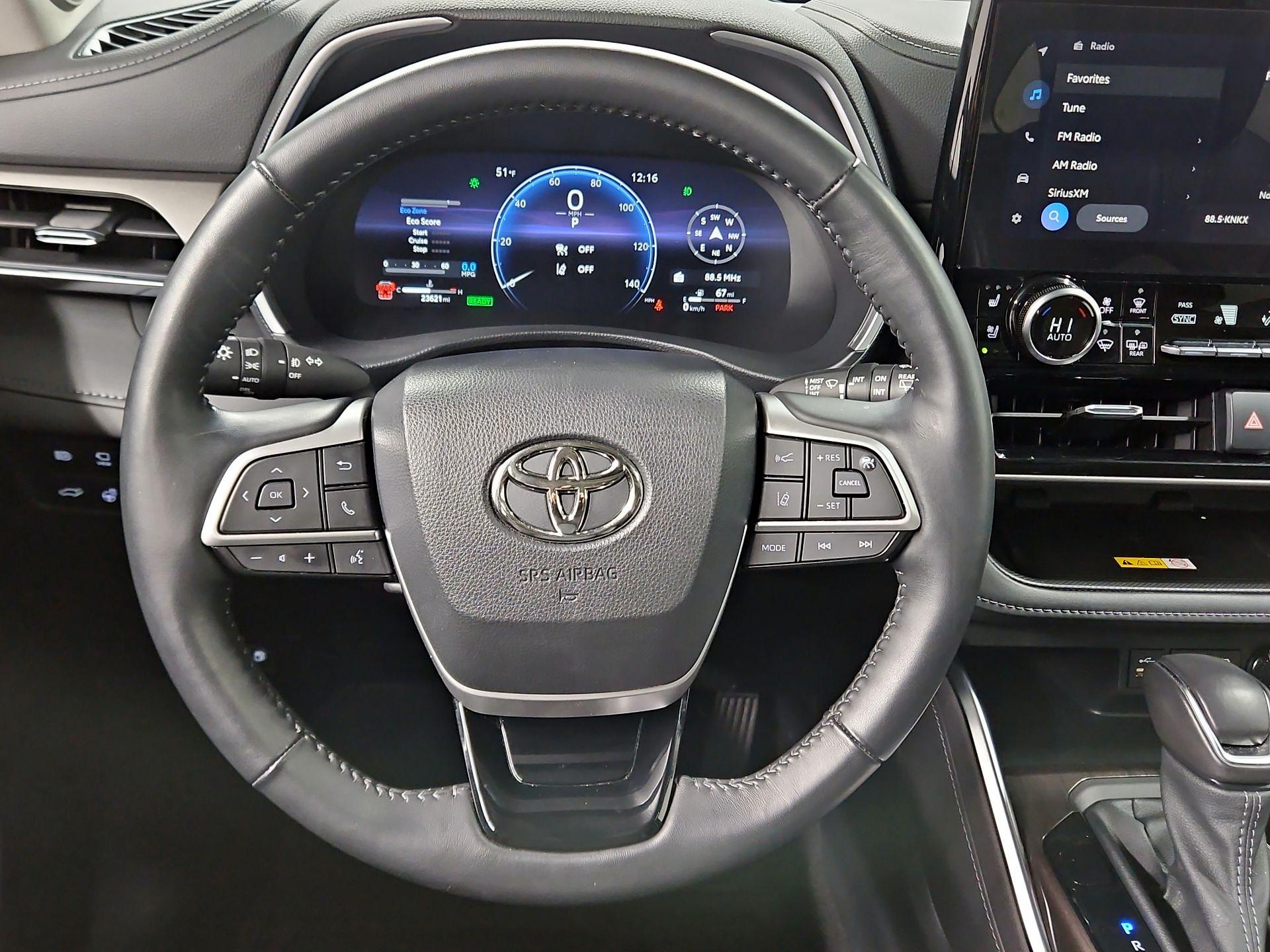 Thumbnail: 2023 Toyota Highlander - 10