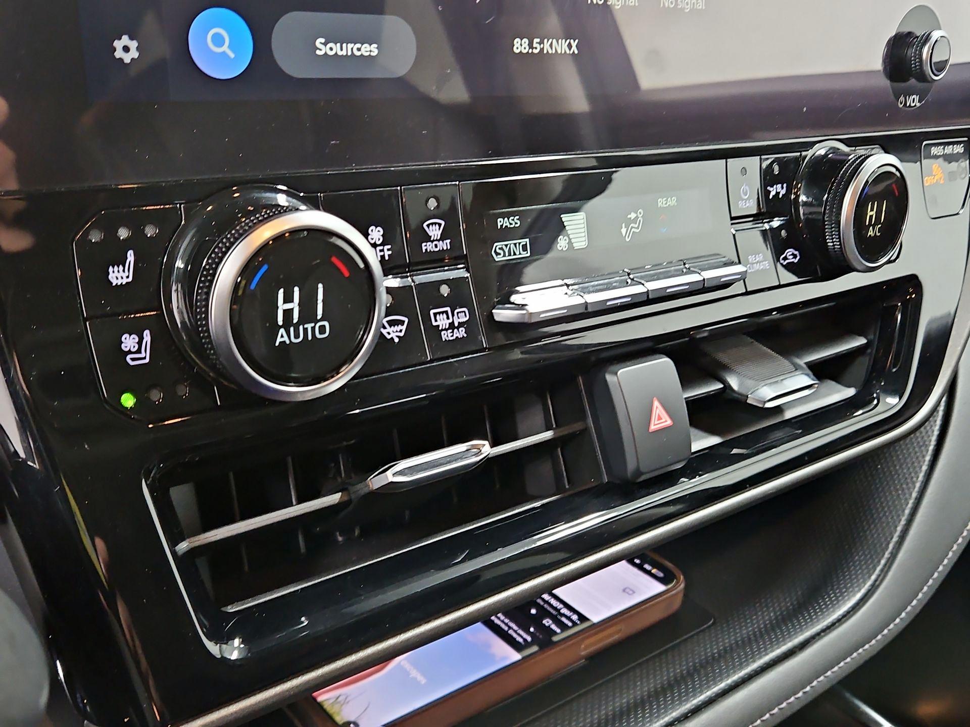 Thumbnail: 2023 Toyota Highlander - 16