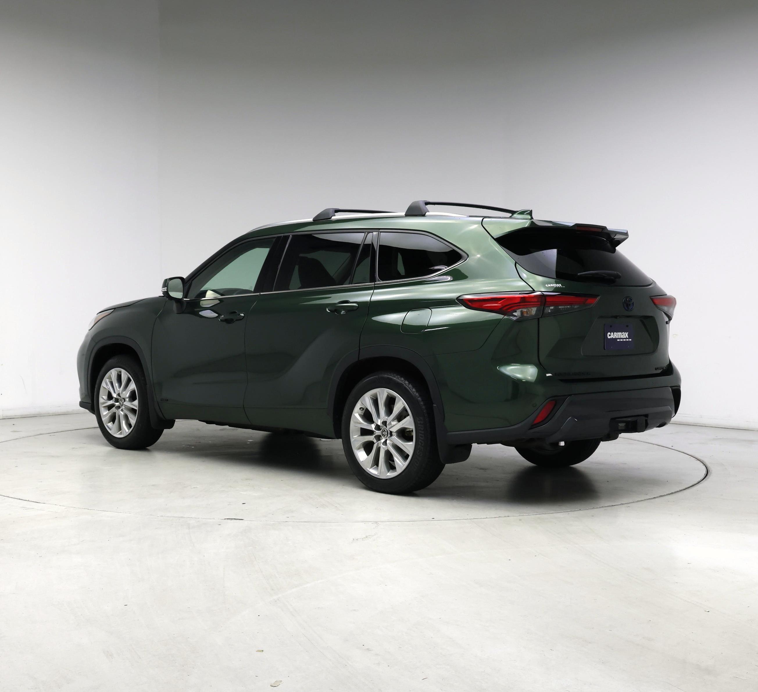 Thumbnail: 2023 Toyota Highlander - 2