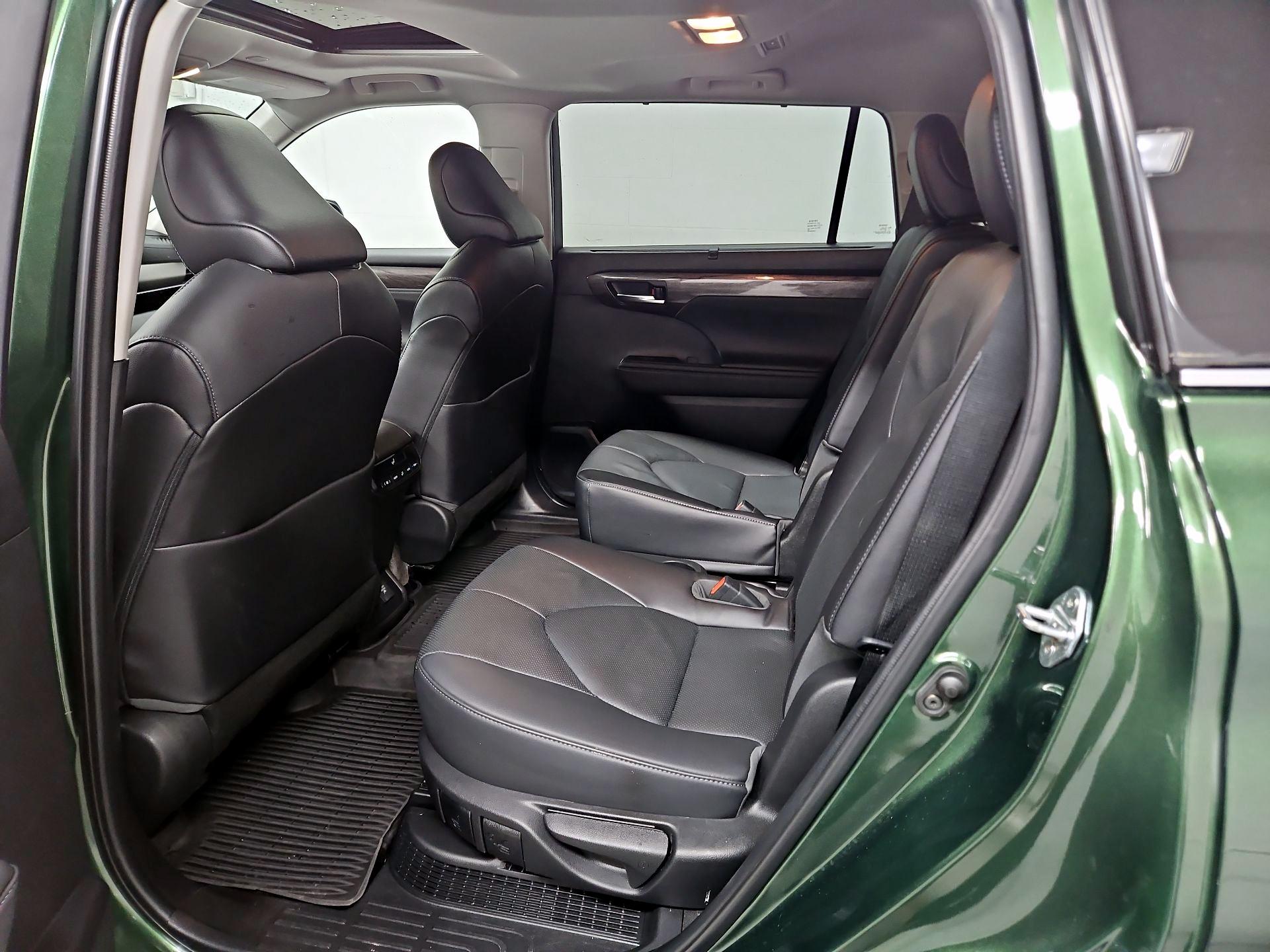 Thumbnail: 2023 Toyota Highlander - 20