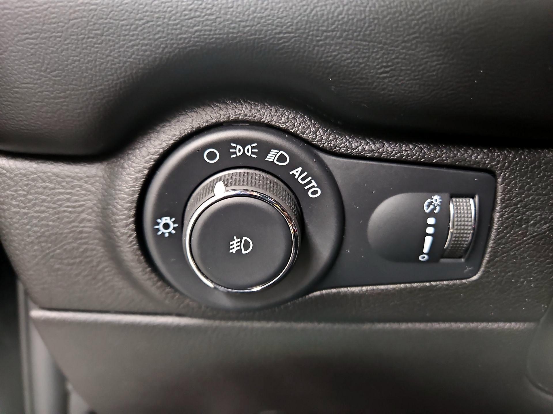 Thumbnail: 2022 Dodge Durango - 13