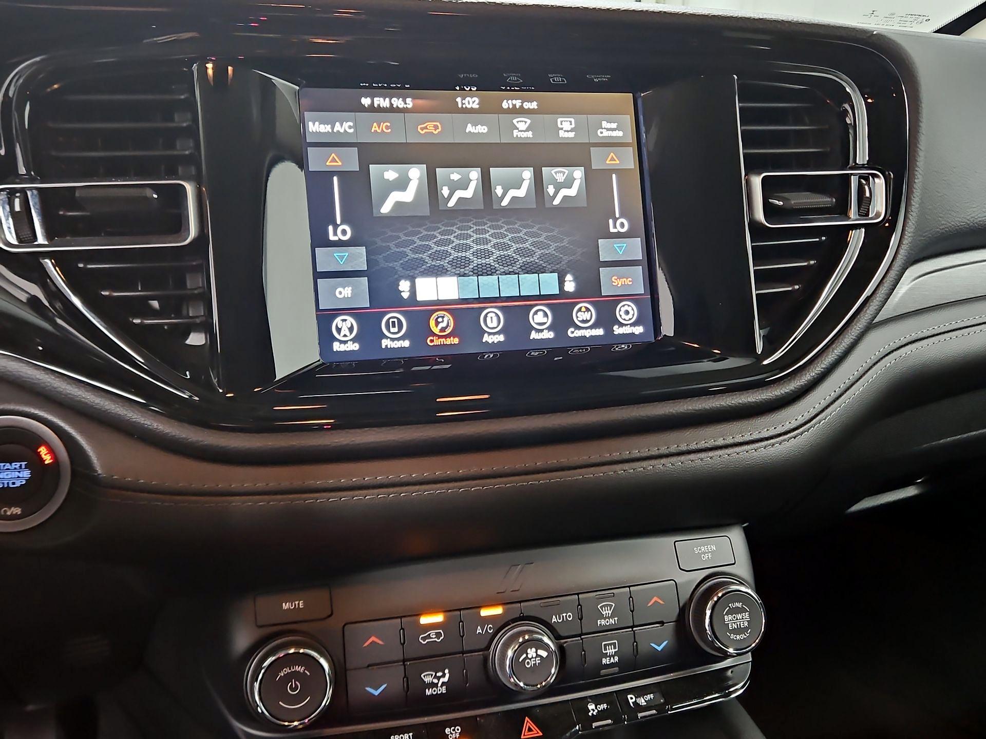 Thumbnail: 2022 Dodge Durango - 16