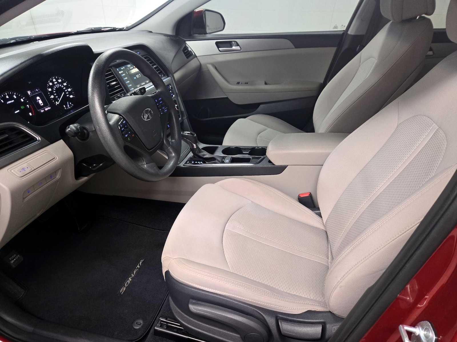 2016 Hyundai Sonata SE - Photo 12