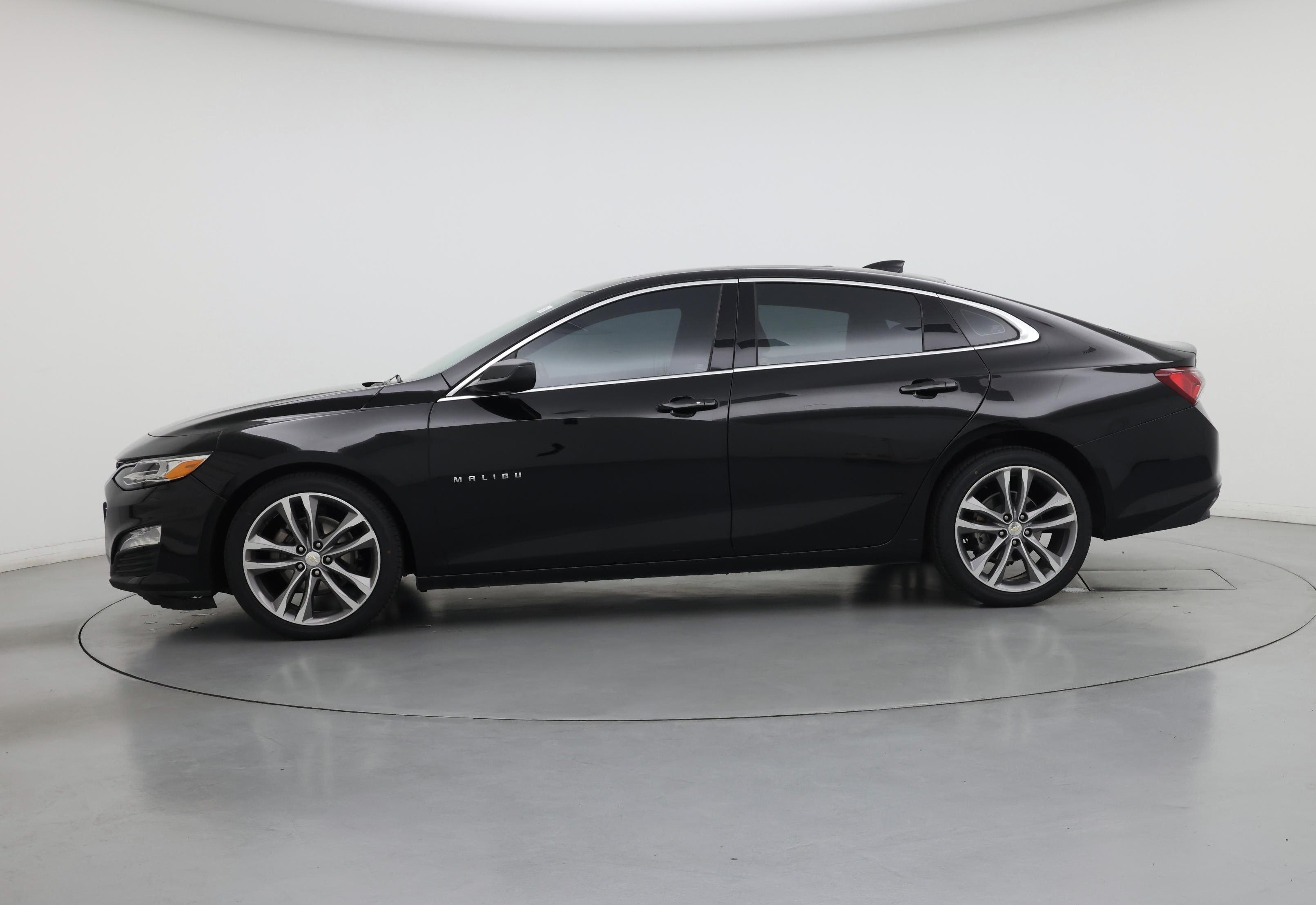 Thumbnail: 2023 Chevrolet Malibu - 3