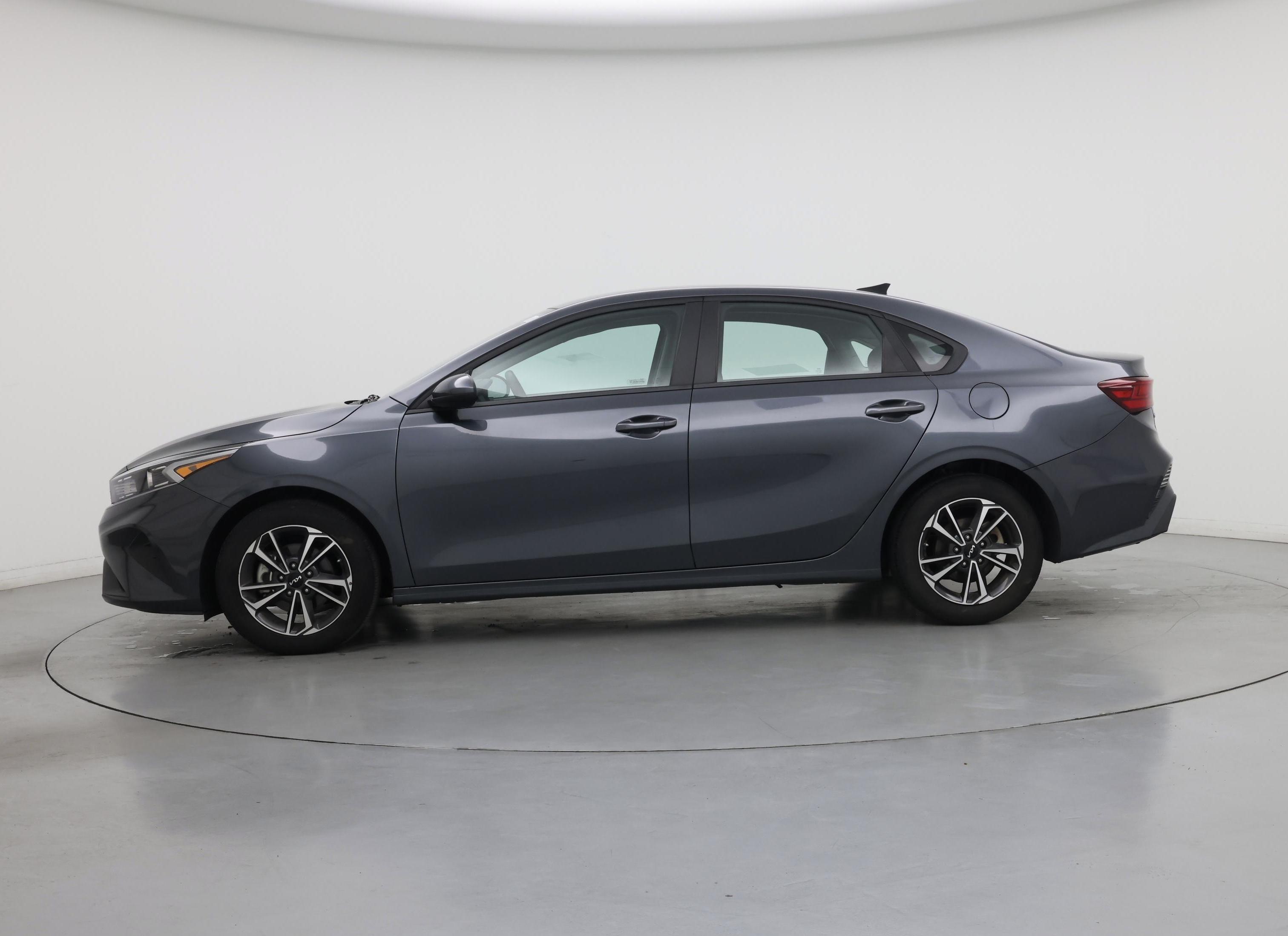 Thumbnail: 2024 Kia Forte - 3