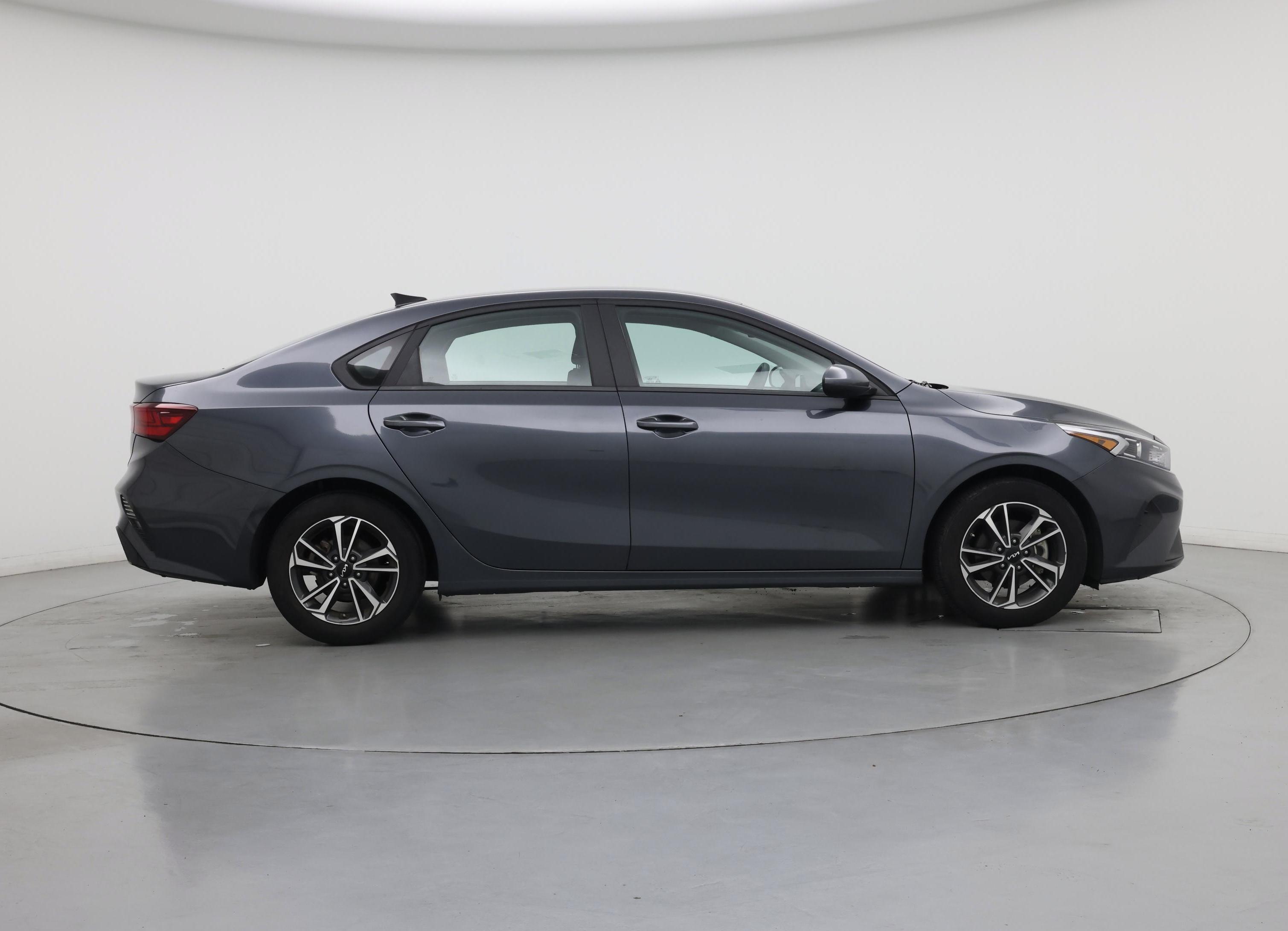 Thumbnail: 2024 Kia Forte - 7