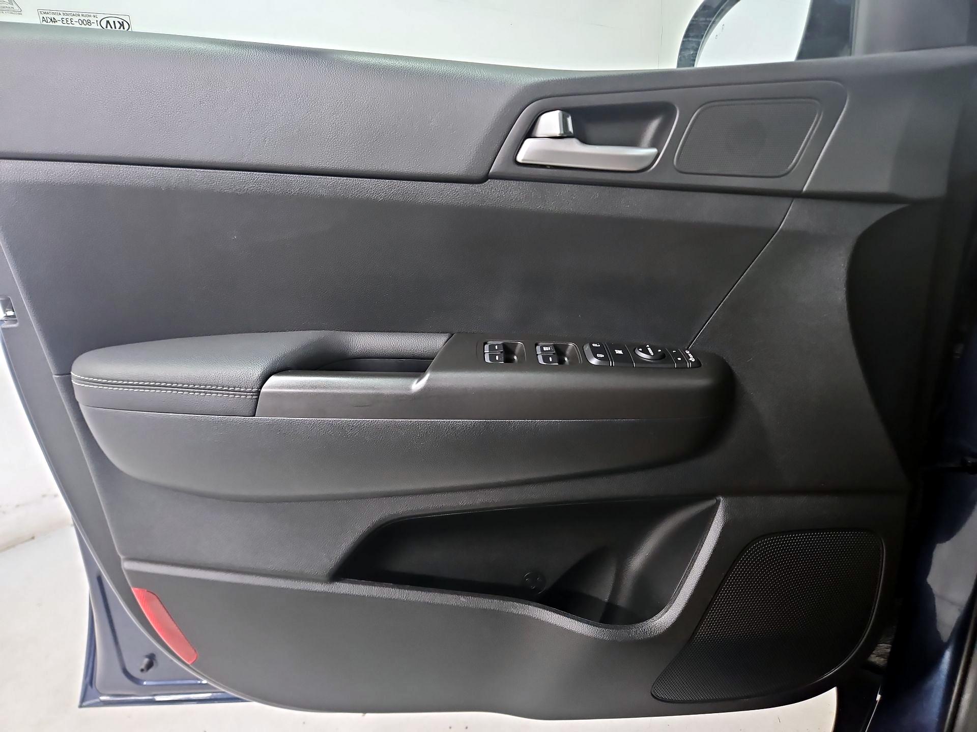 Thumbnail: 2021 Kia Sportage - 12