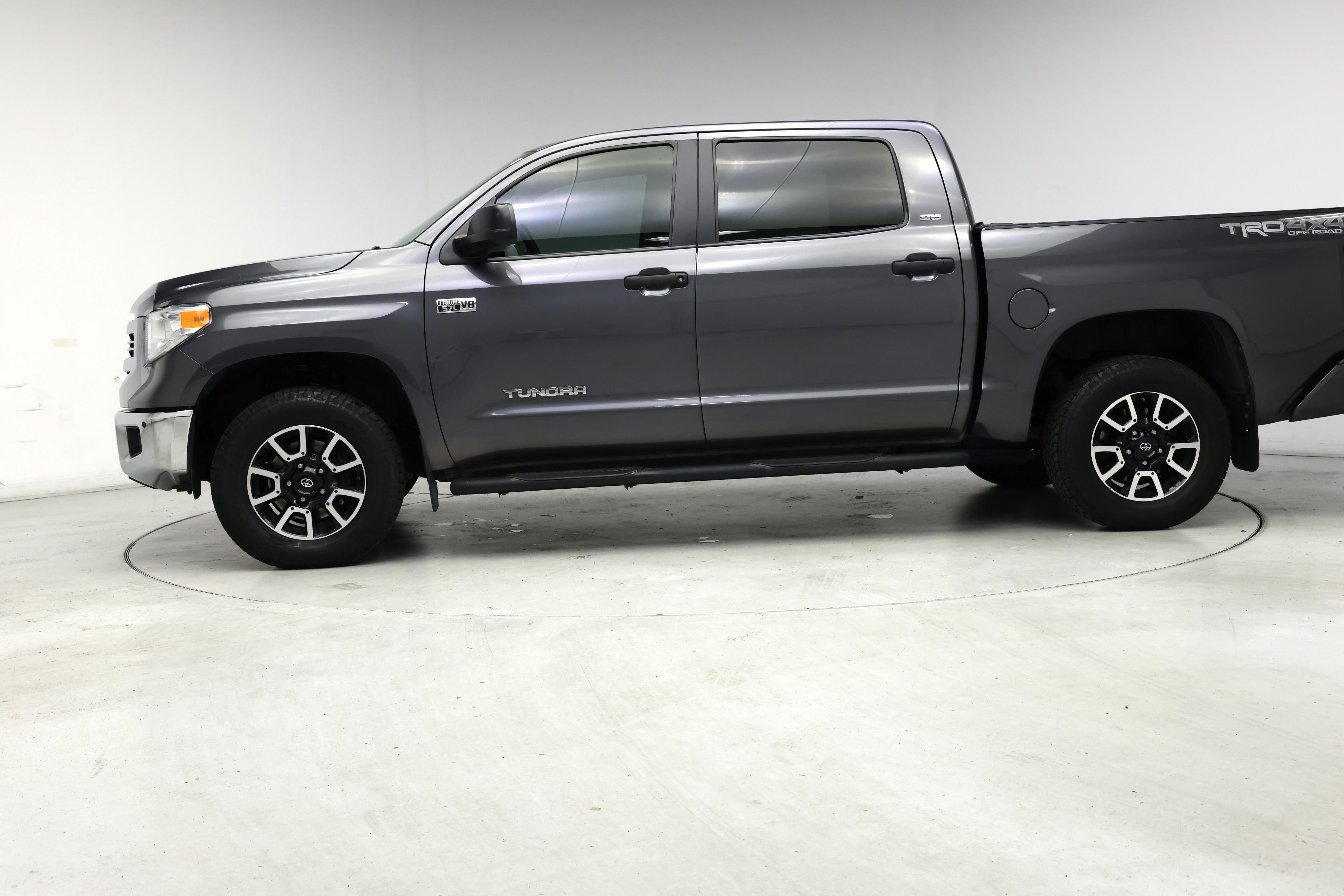 Thumbnail: 2017 Toyota Tundra - 3