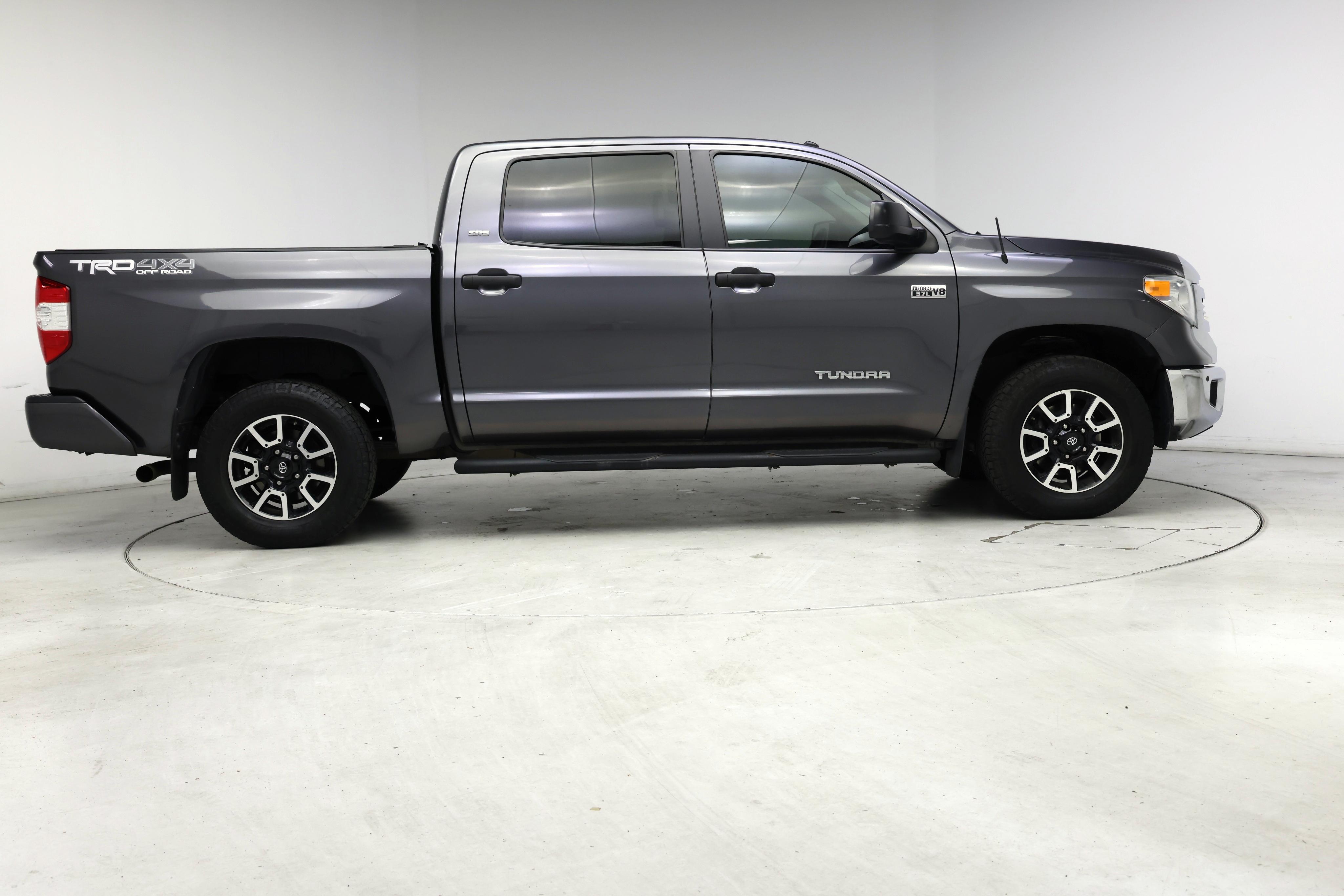 Thumbnail: 2017 Toyota Tundra - 7