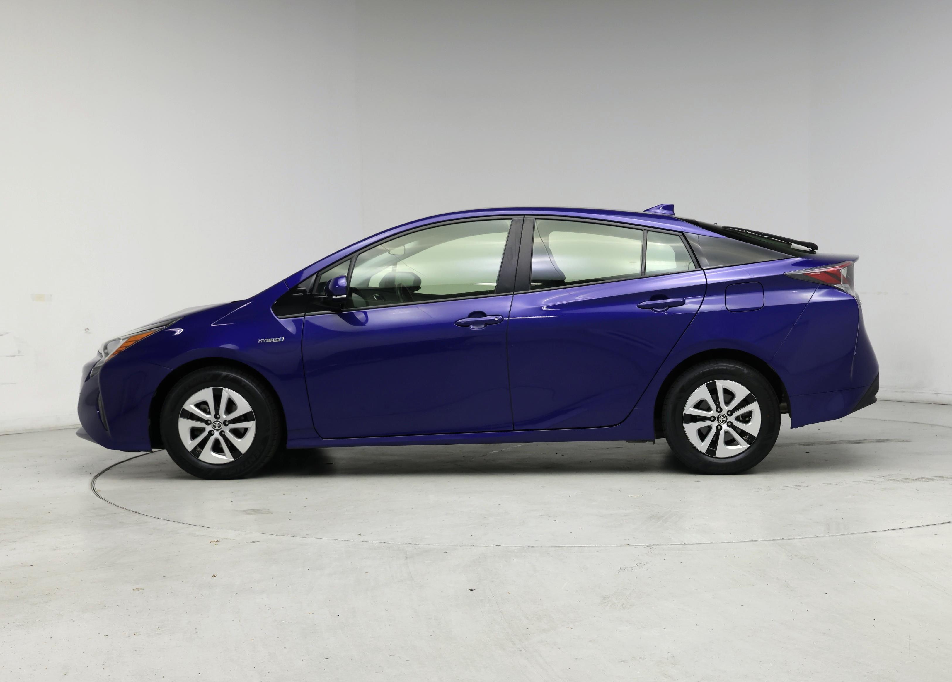 Thumbnail: 2017 Toyota Prius - 3