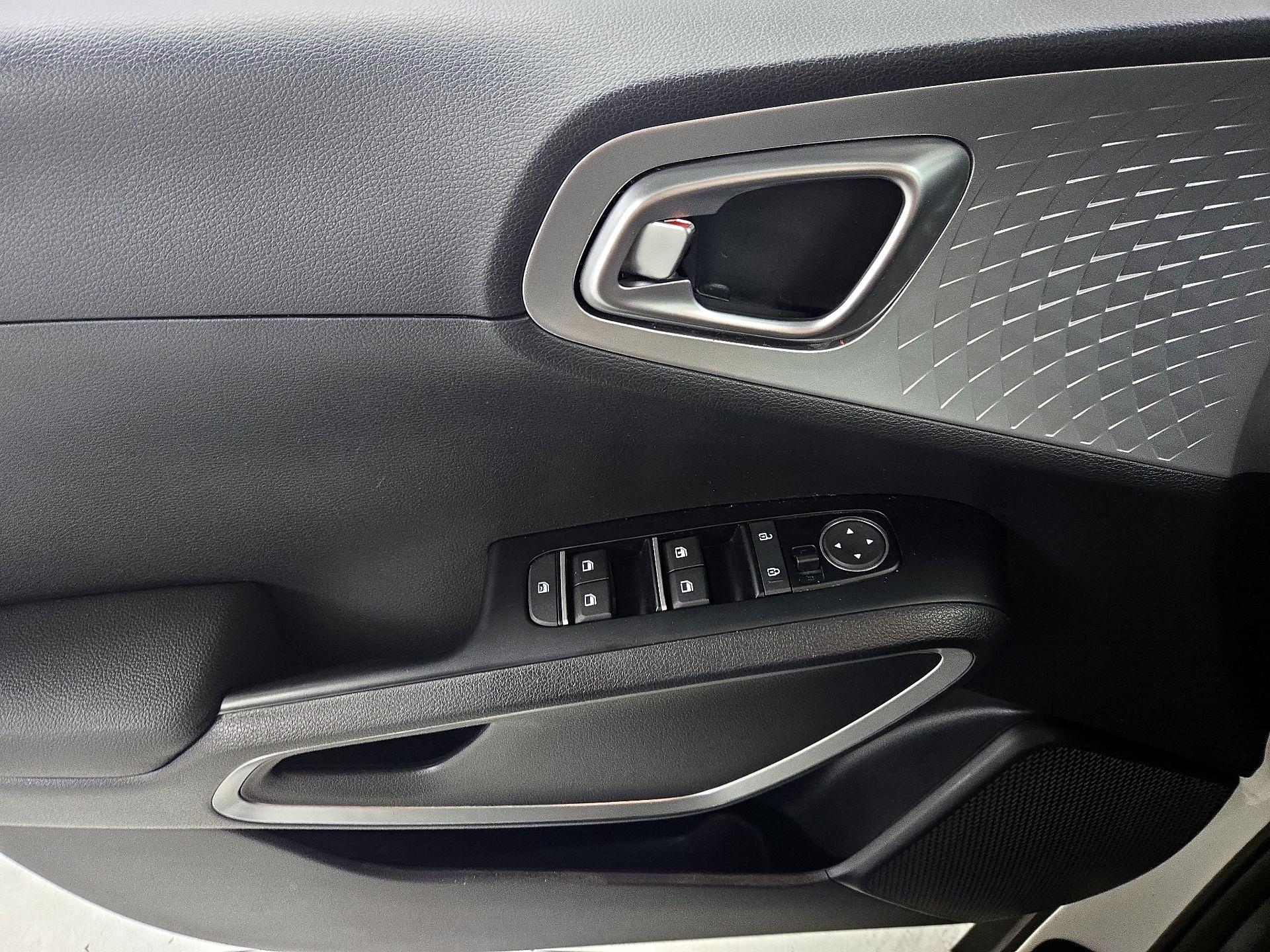 Thumbnail: 2023 Kia Soul - 12