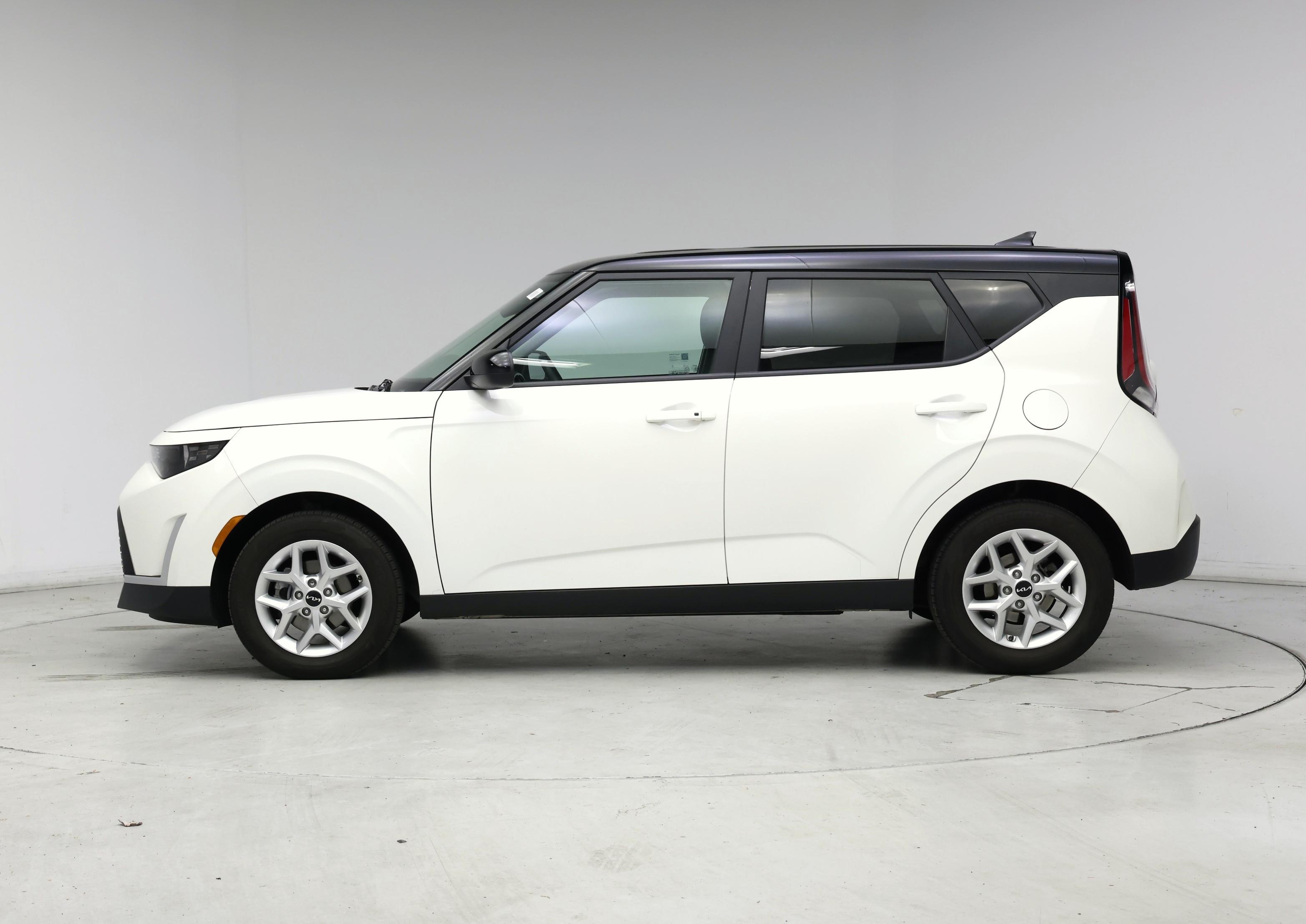 Thumbnail: 2023 Kia Soul - 3