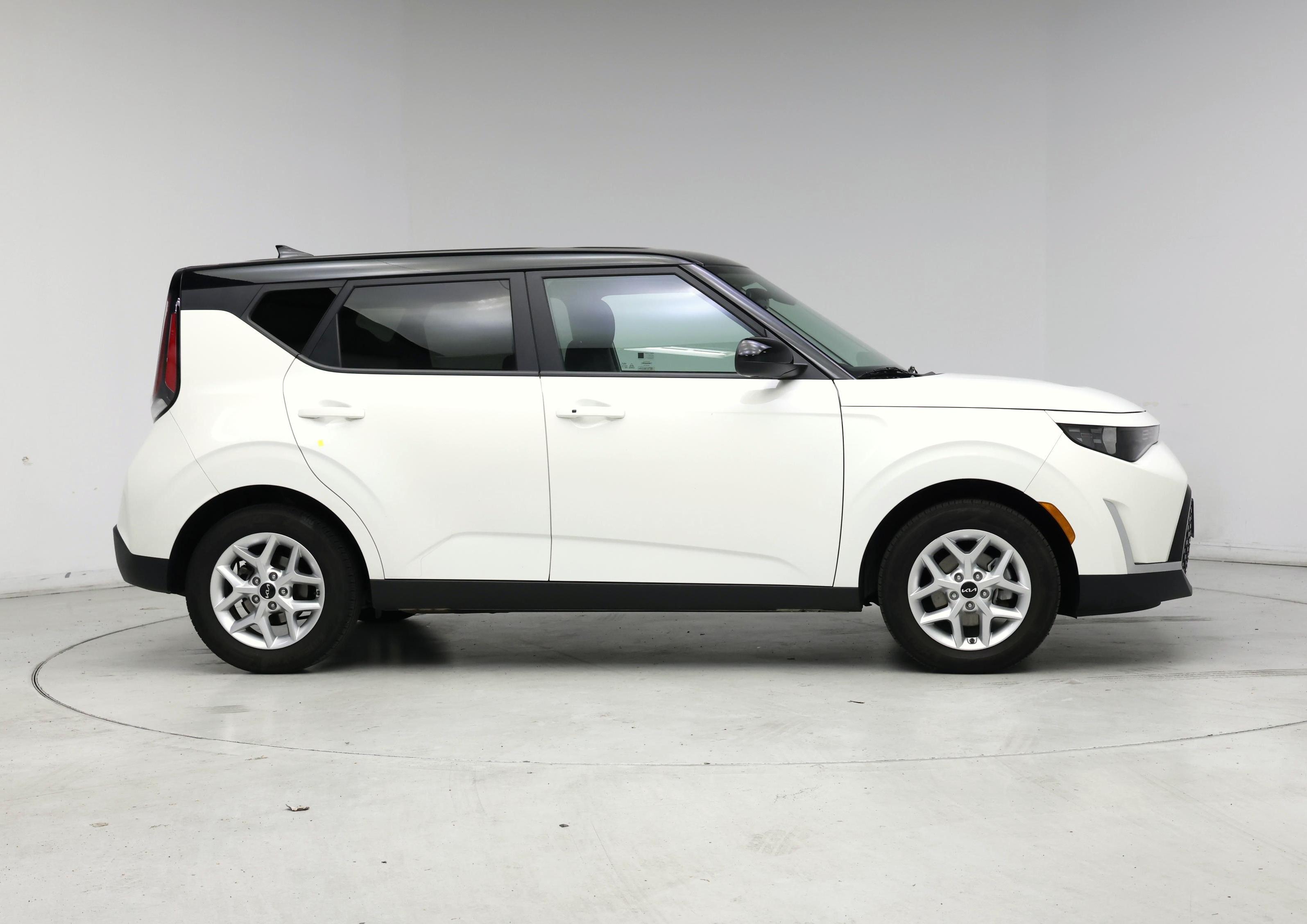 Thumbnail: 2023 Kia Soul - 7