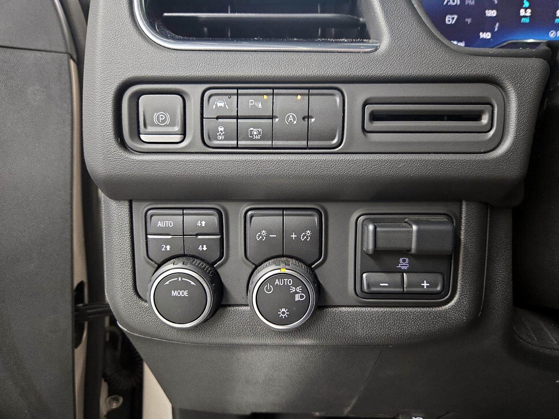 Thumbnail: 2023 Chevrolet Tahoe - 13