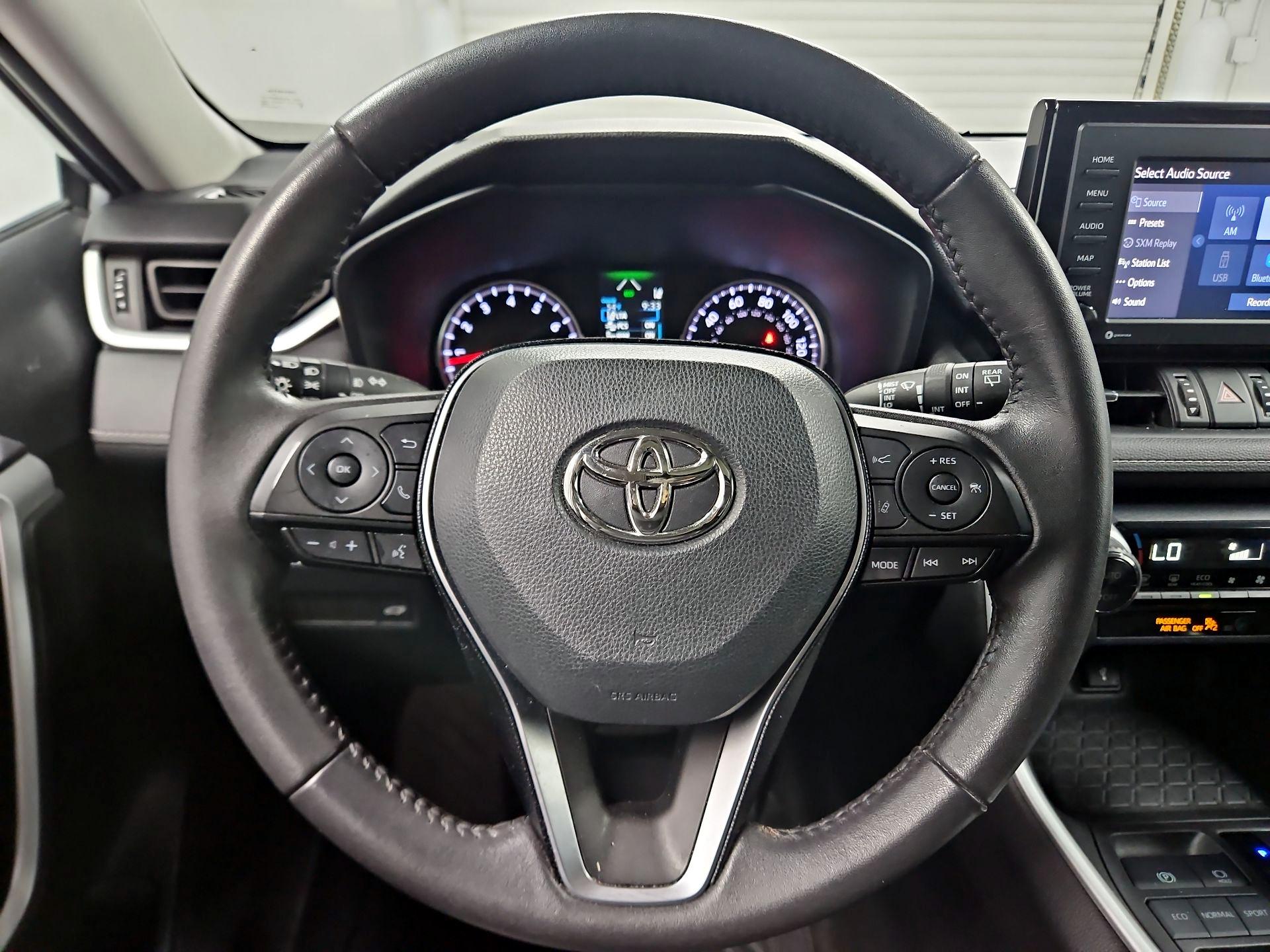Thumbnail: 2021 Toyota RAV4 - 10