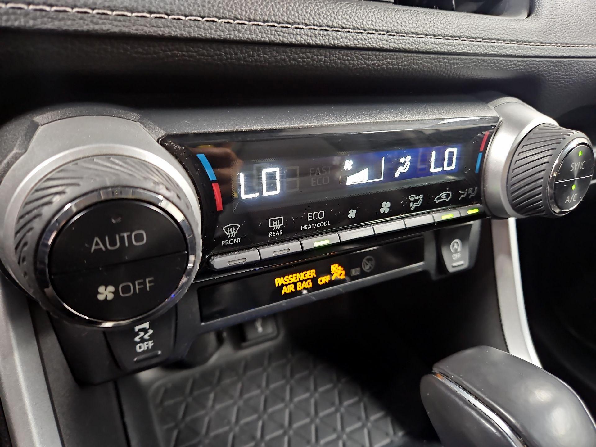 Thumbnail: 2021 Toyota RAV4 - 16
