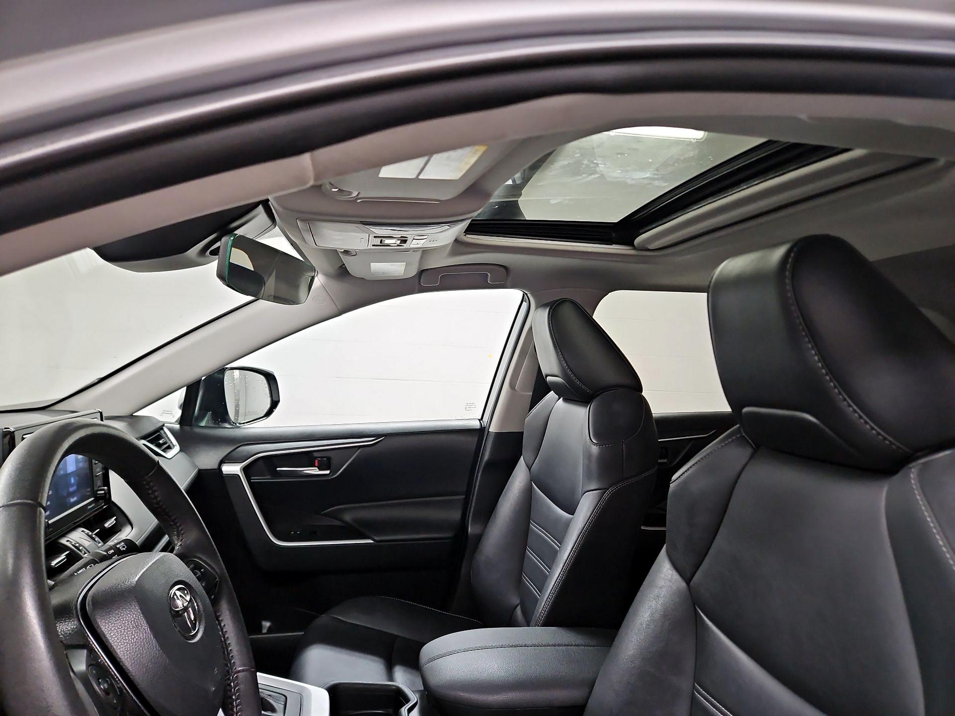 Thumbnail: 2021 Toyota RAV4 - 19