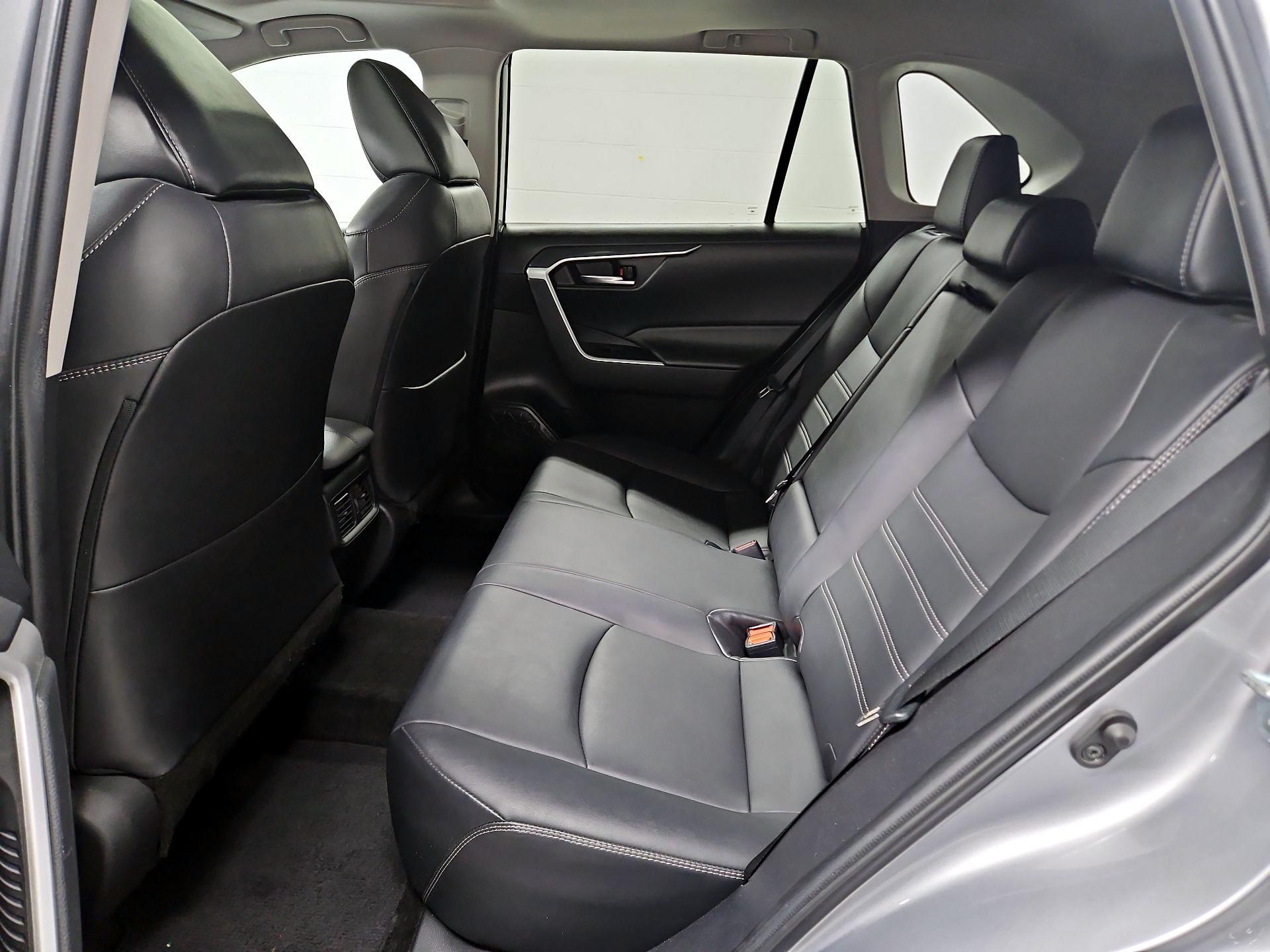 Thumbnail: 2021 Toyota RAV4 - 20