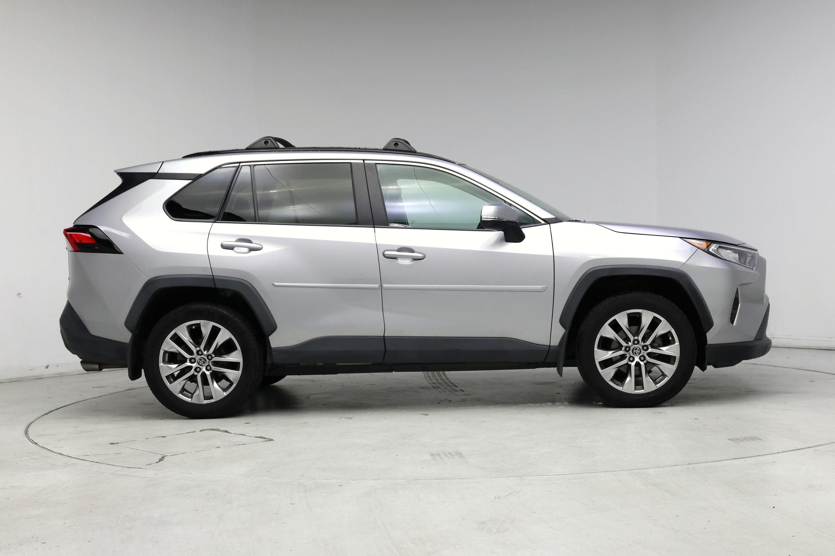 Thumbnail: 2021 Toyota RAV4 - 7