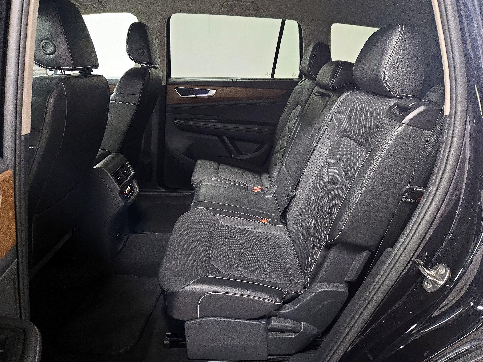 Thumbnail: 2024 Volkswagen Atlas - 19