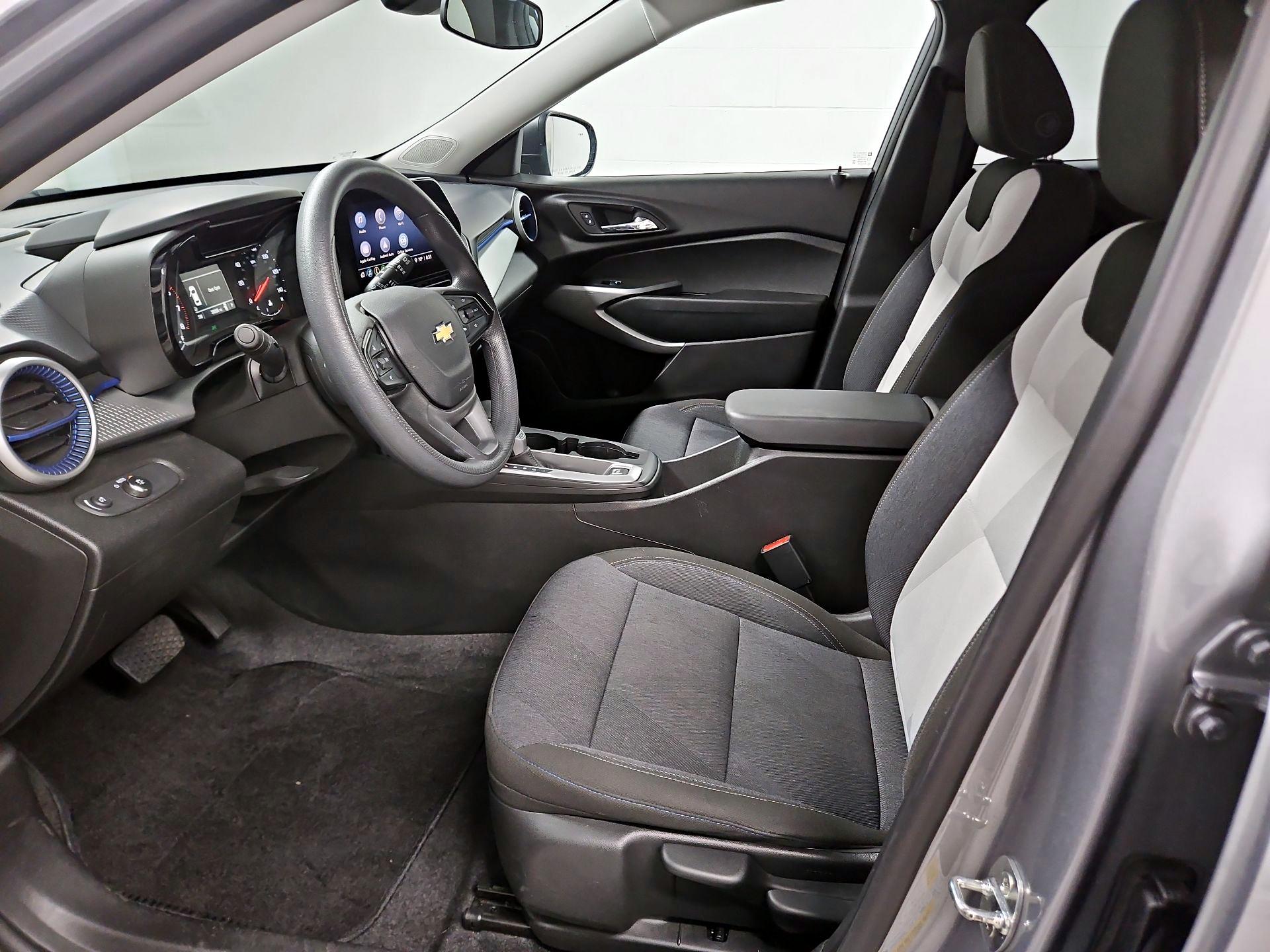 Thumbnail: 2024 Chevrolet Trax - 11