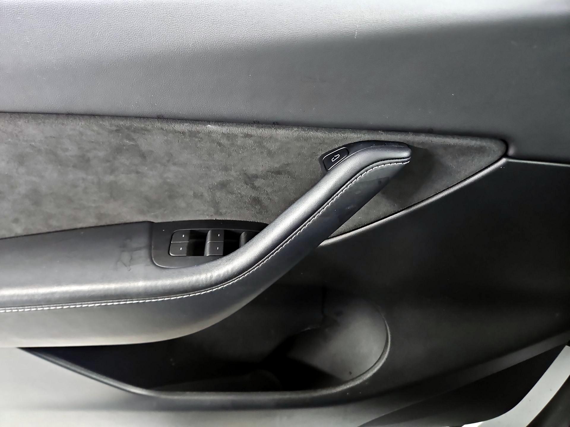 Thumbnail: 2022 Tesla Model Y - 12