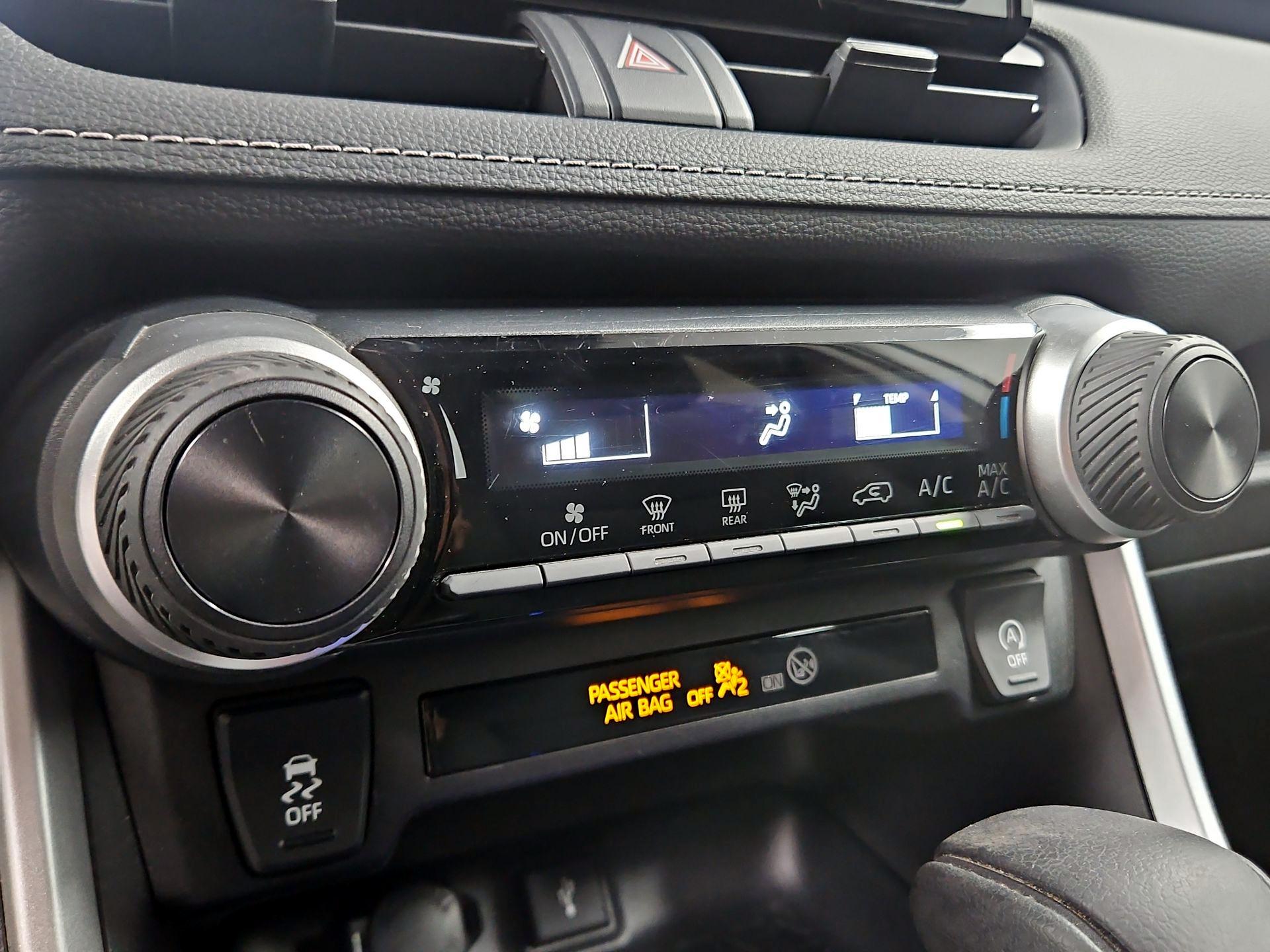 Thumbnail: 2021 Toyota RAV4 - 16