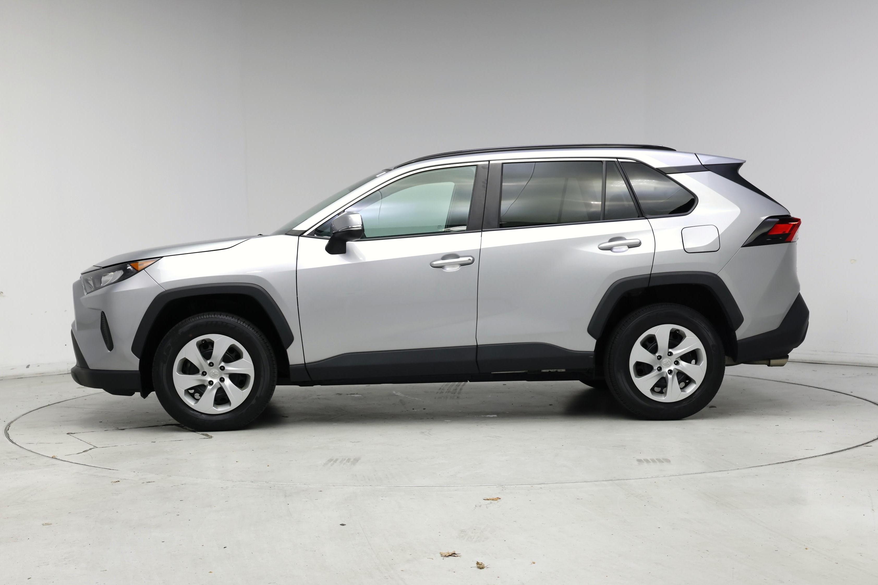 Thumbnail: 2021 Toyota RAV4 - 3