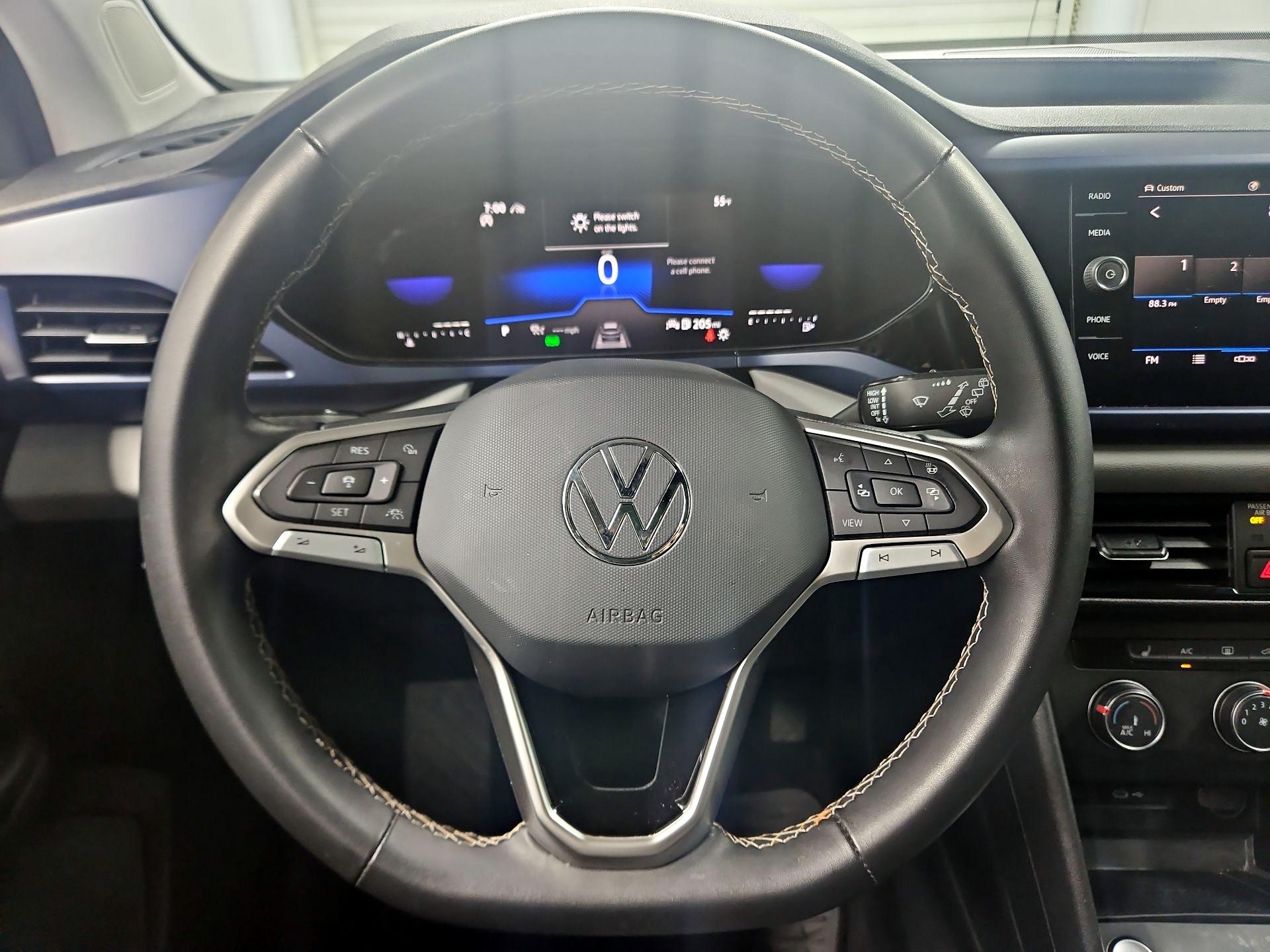 Thumbnail: 2022 Volkswagen Taos - 10