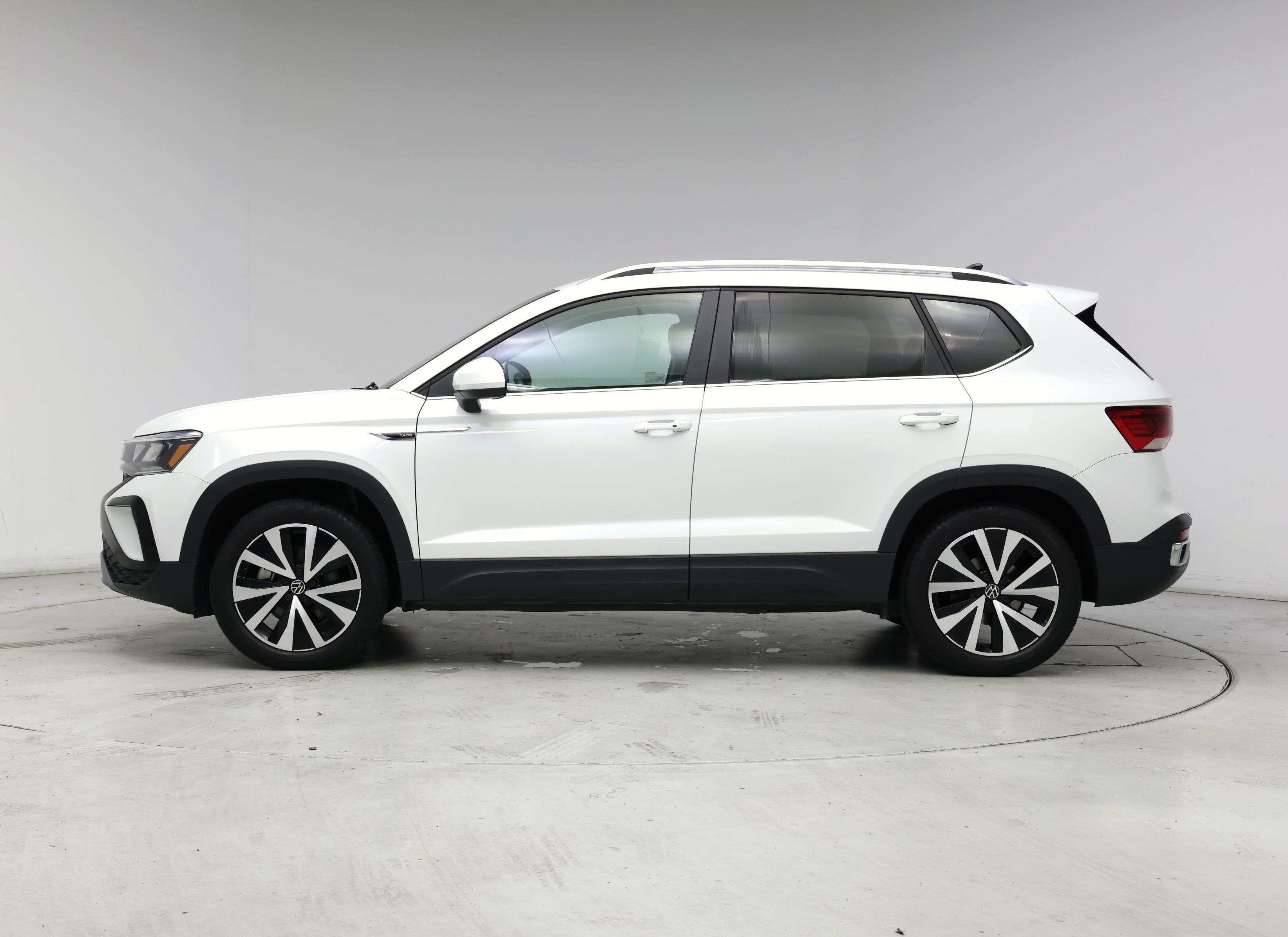 Thumbnail: 2022 Volkswagen Taos - 3